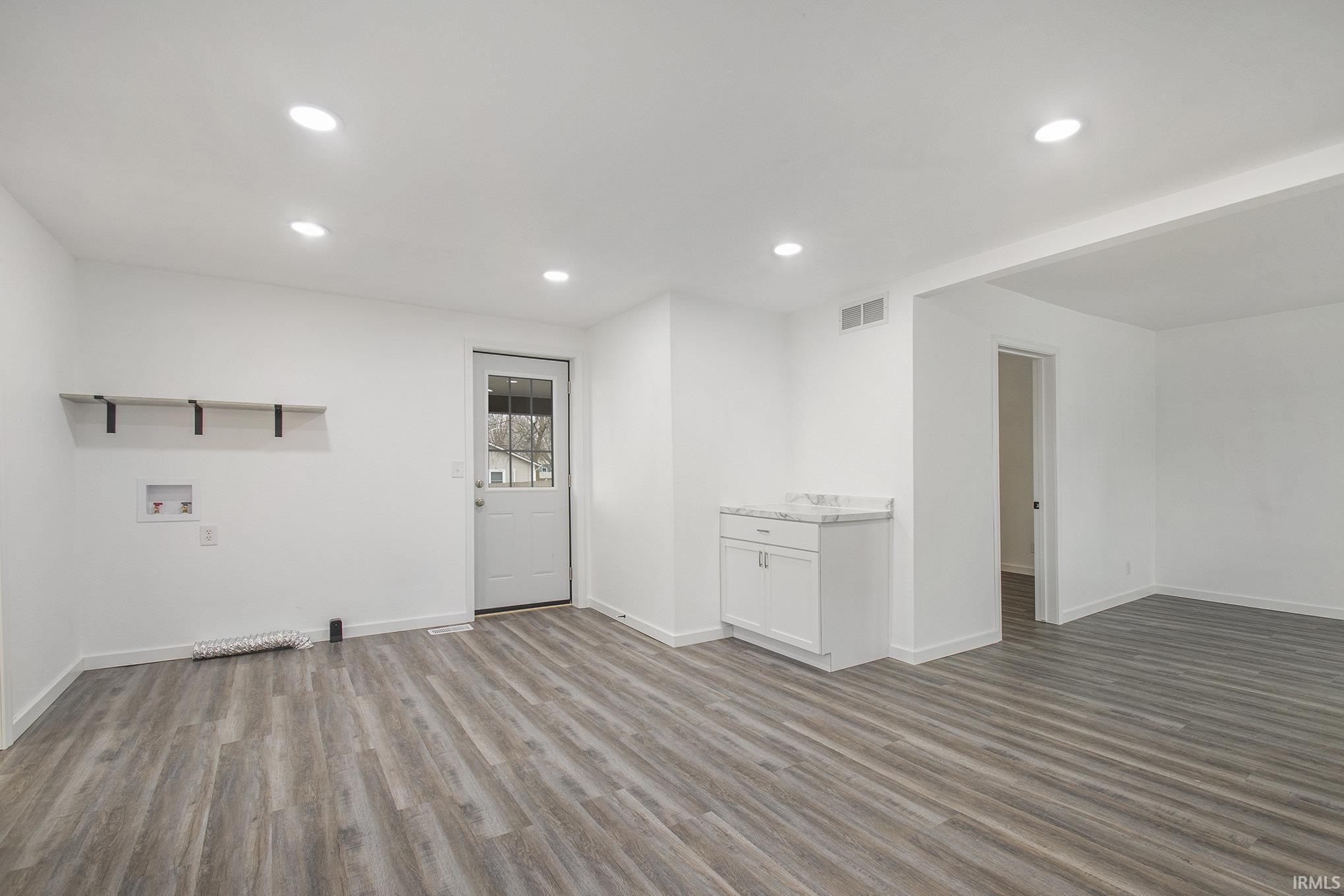 Photo 8 of 204 Metzler Avenue