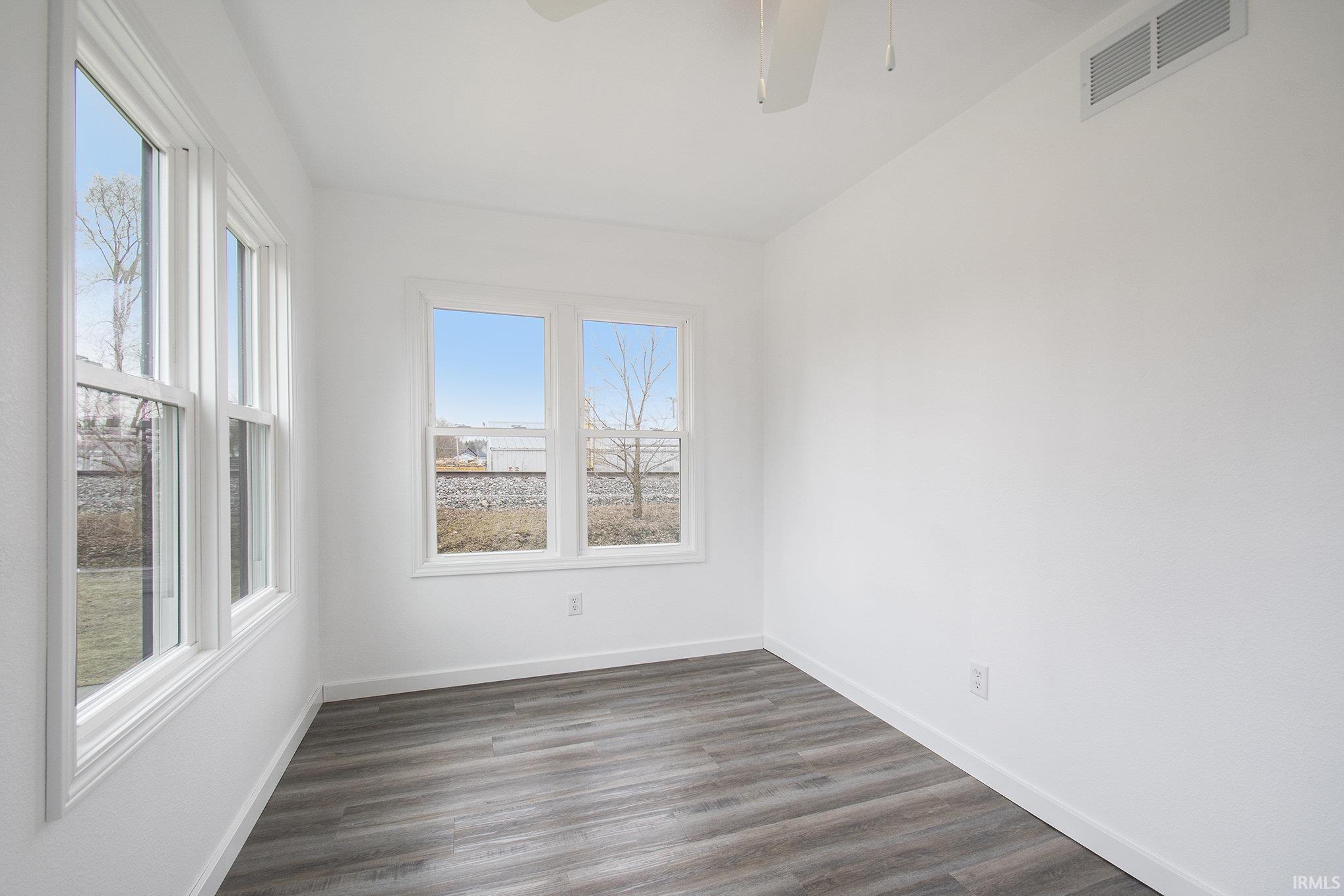 Photo 9 of 204 Metzler Avenue