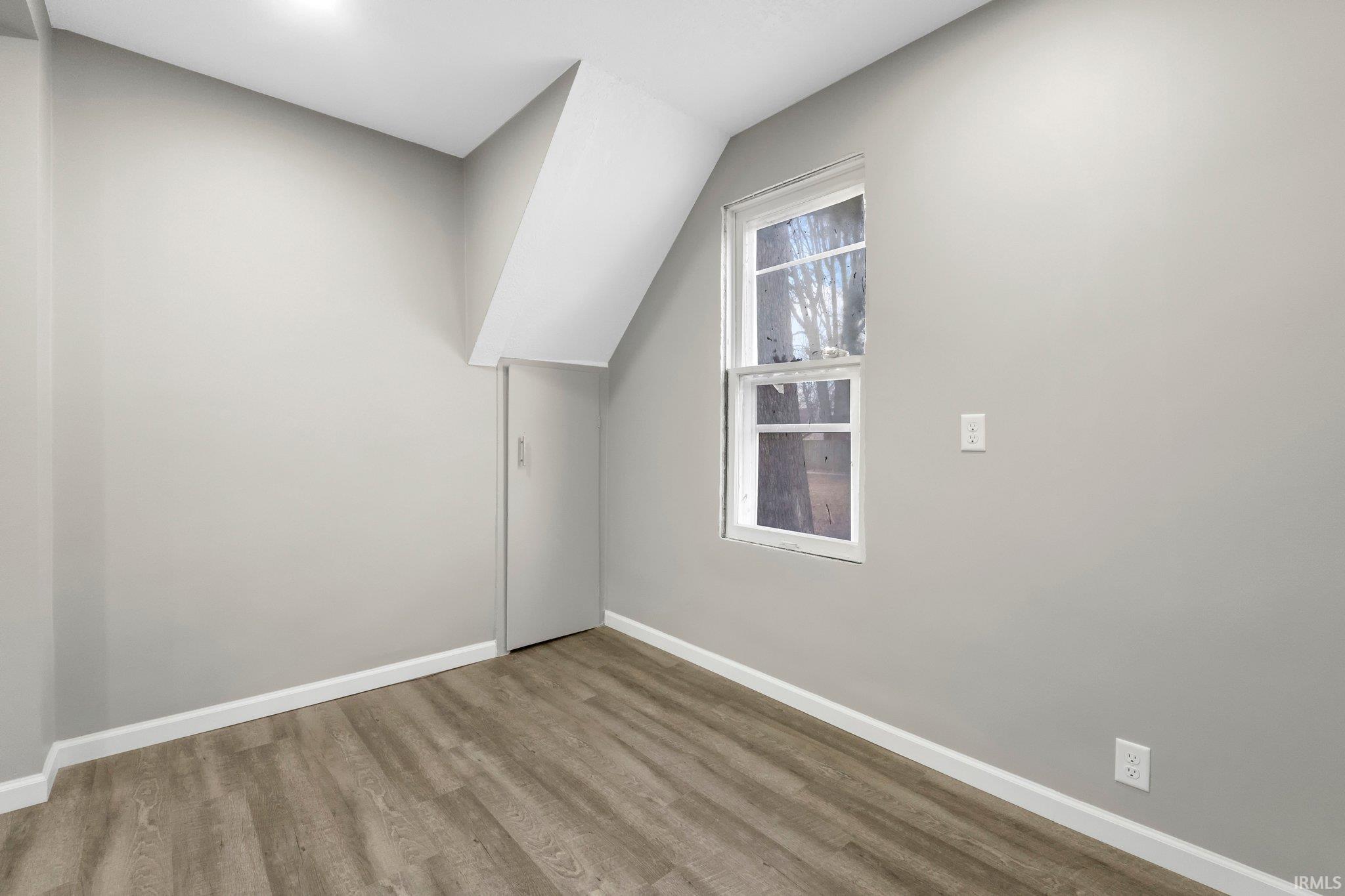 Photo 8 of 607 Riverside Avenue