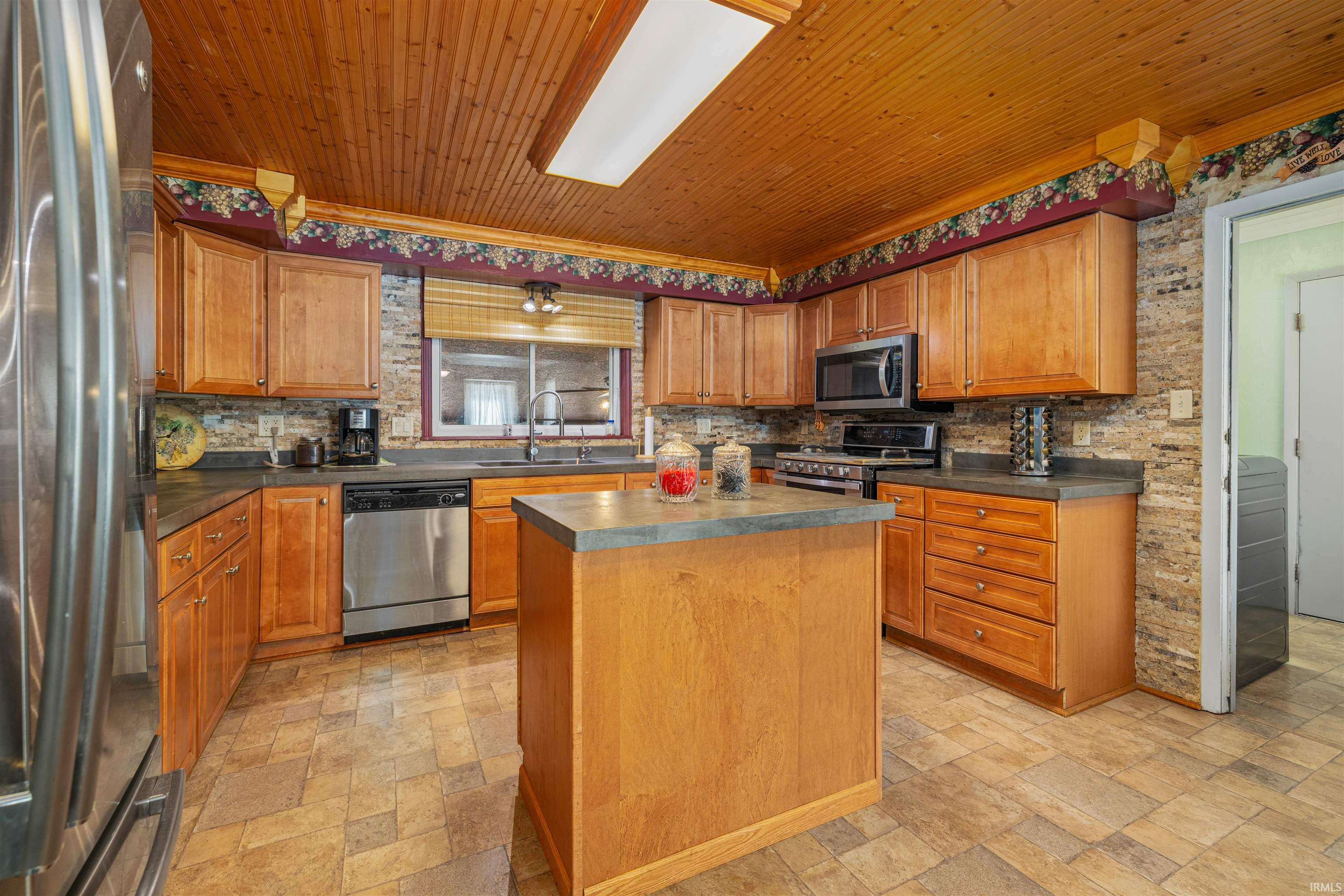 Photo 10 of 5639 Catalpa Lane