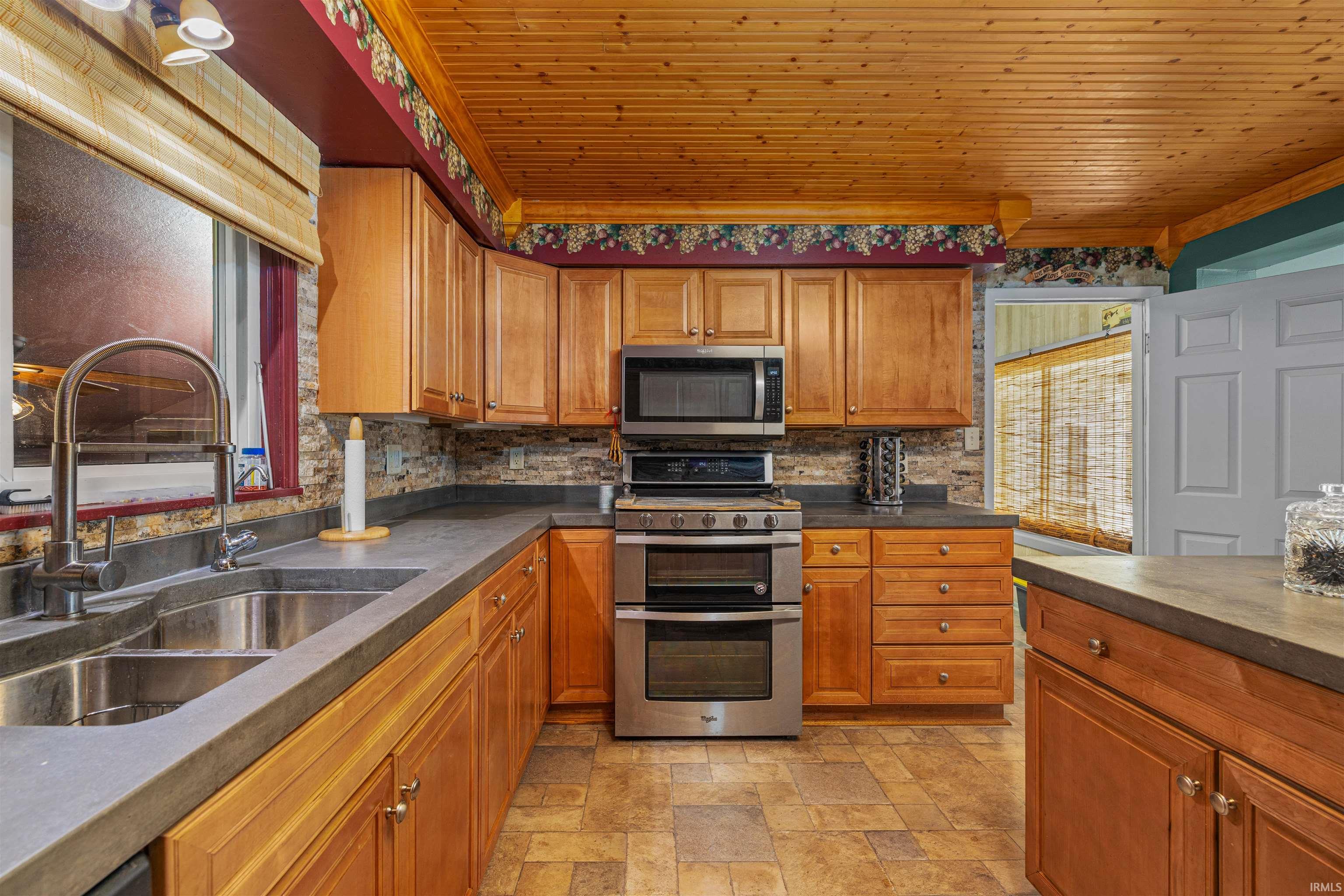 Photo 12 of 5639 Catalpa Lane