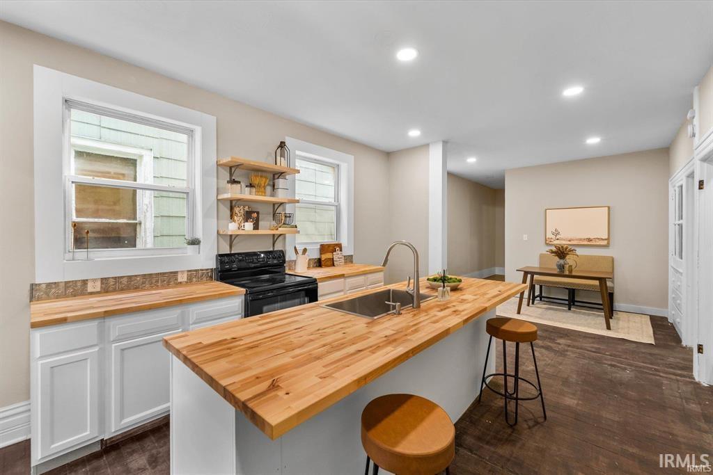 Photo 3 of 719 Walnut Street