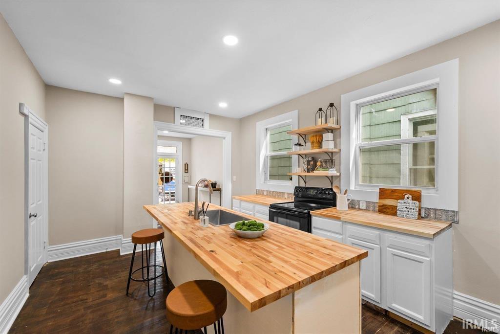 Photo 4 of 719 Walnut Street
