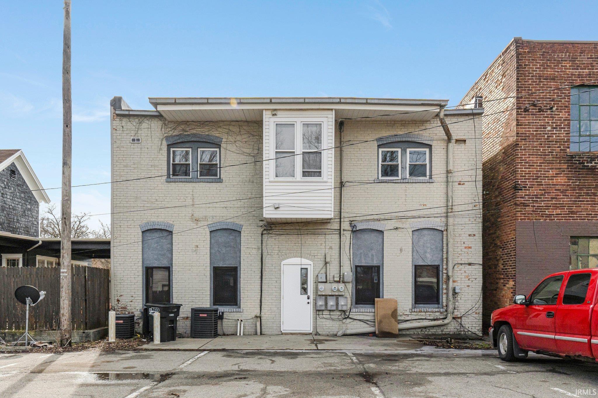 Photo 11 of 127 E William Street