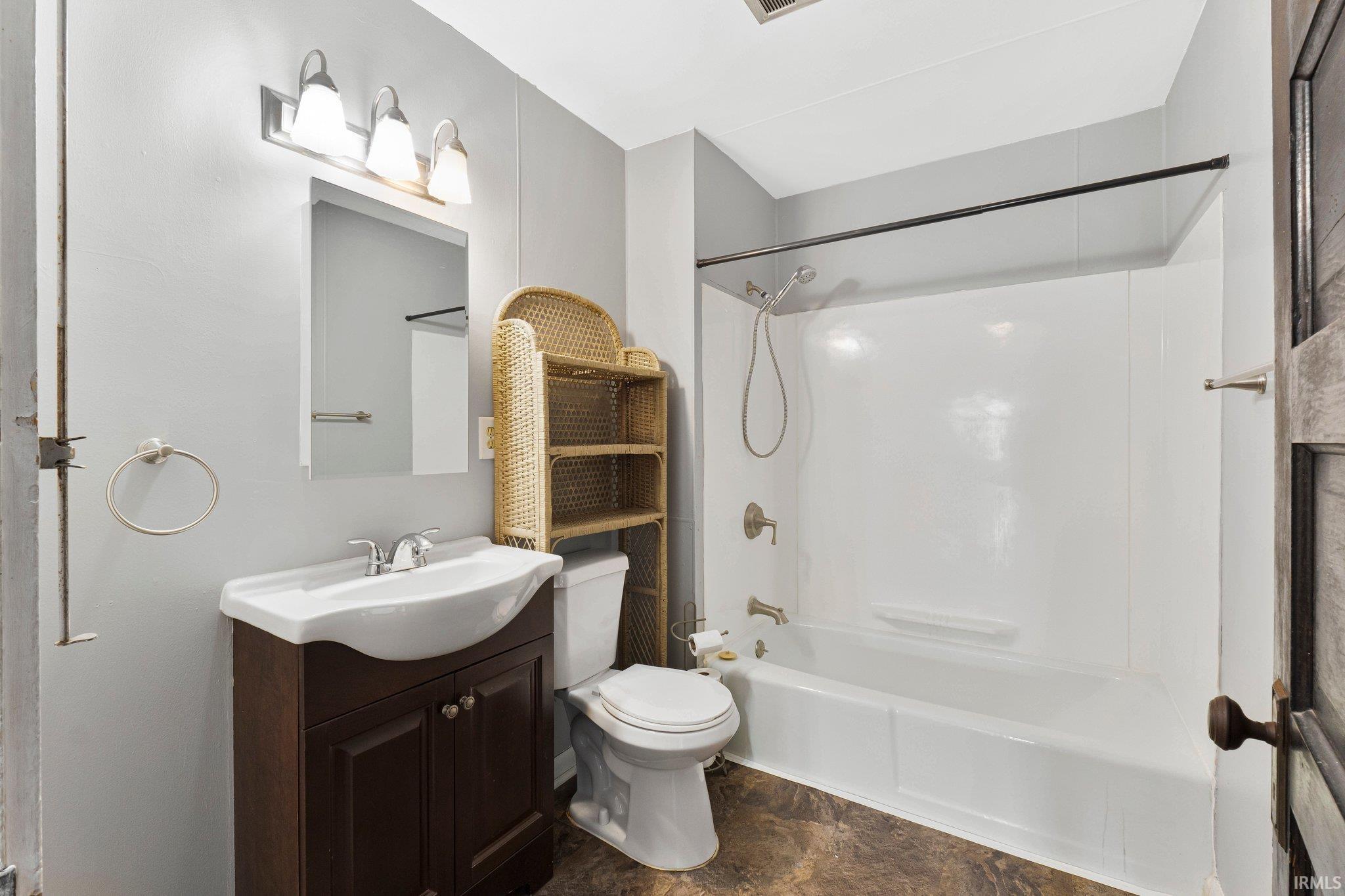 Photo 18 of 127 E William Street