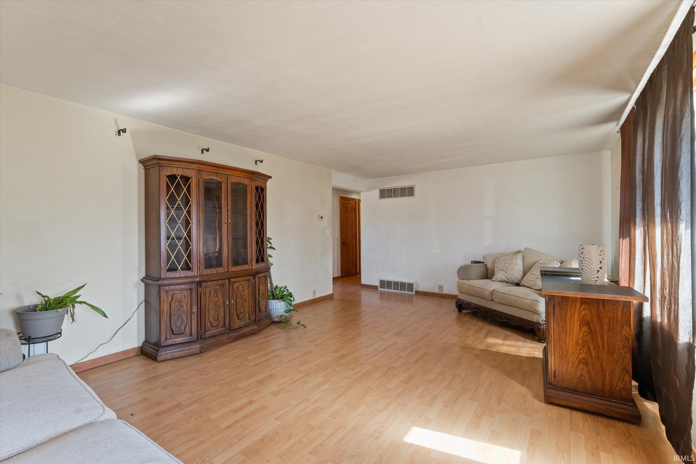 Photo 4 of 932 Markle Avenue