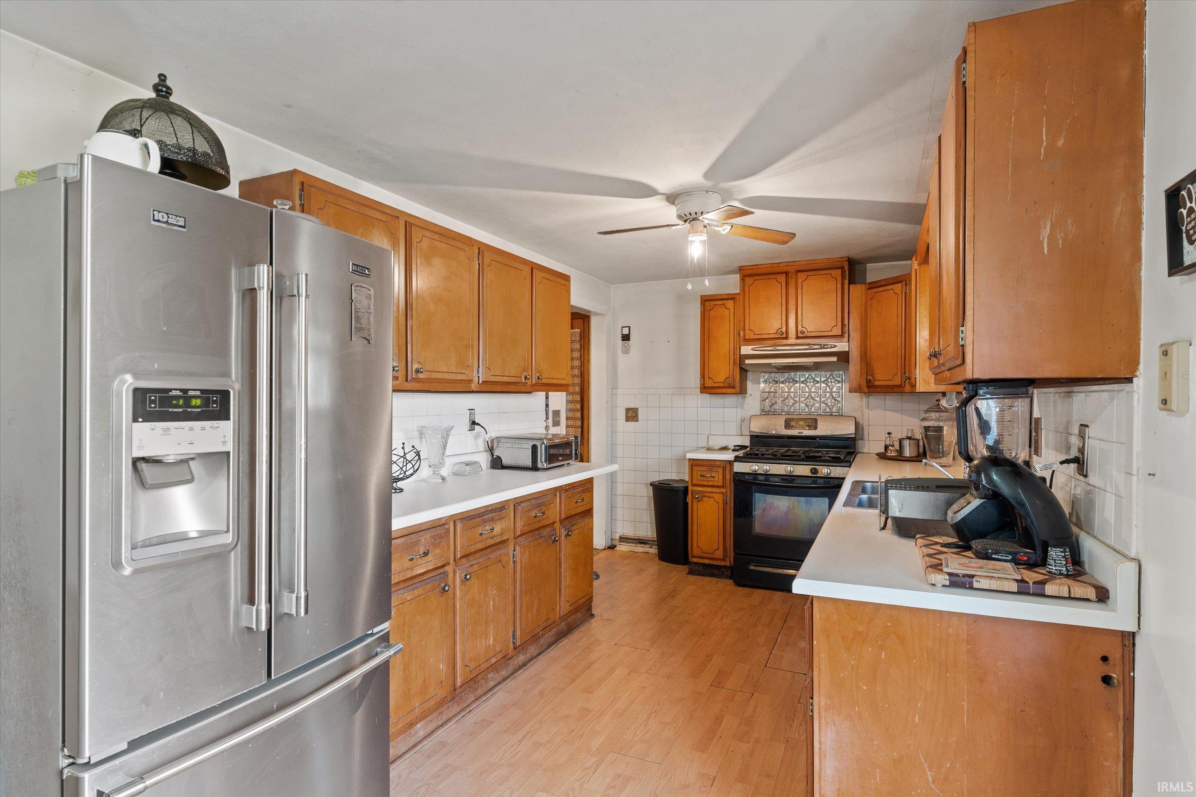 Photo 9 of 932 Markle Avenue
