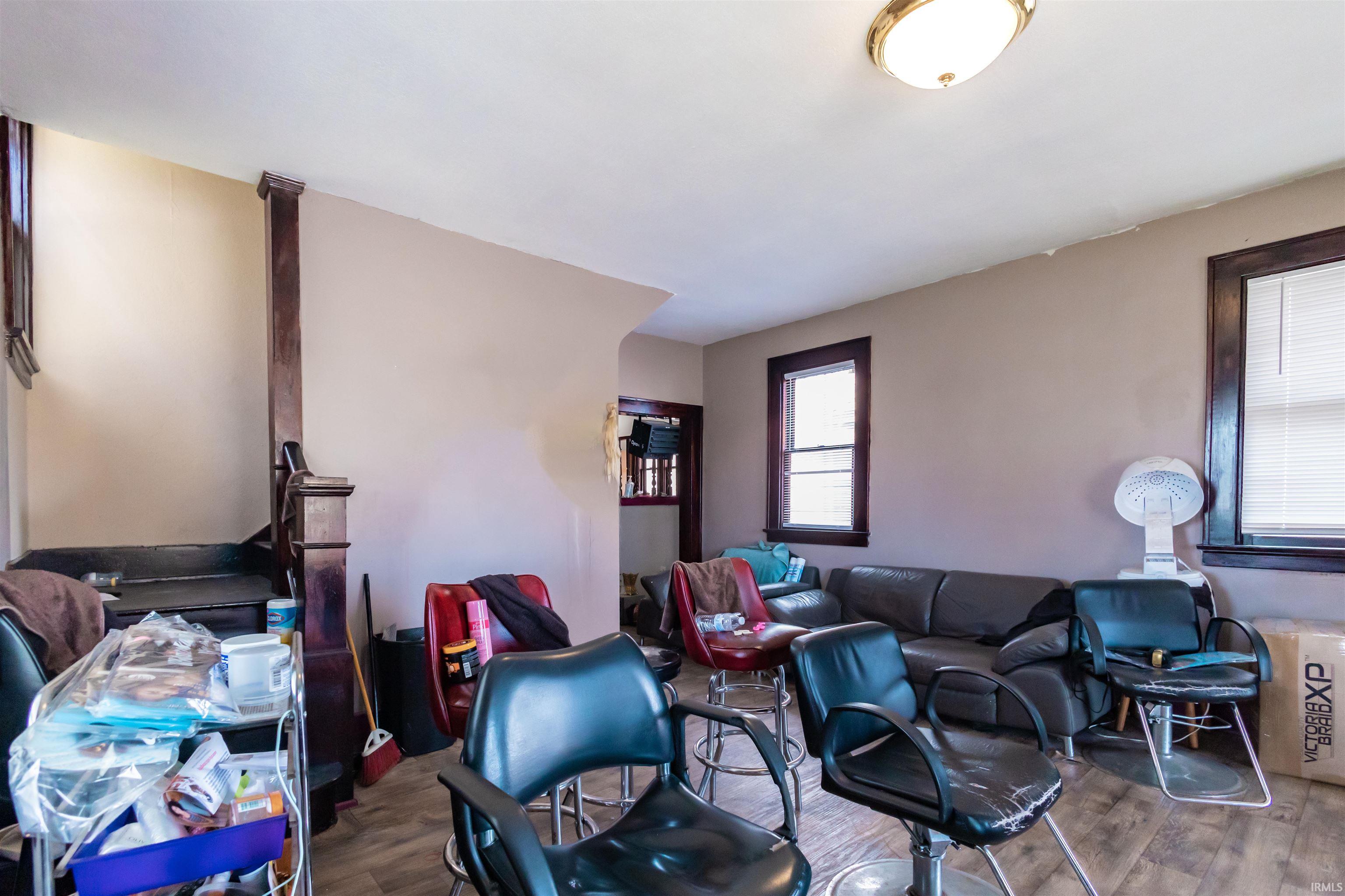 Photo 3 of 736 E Washington Boulevard