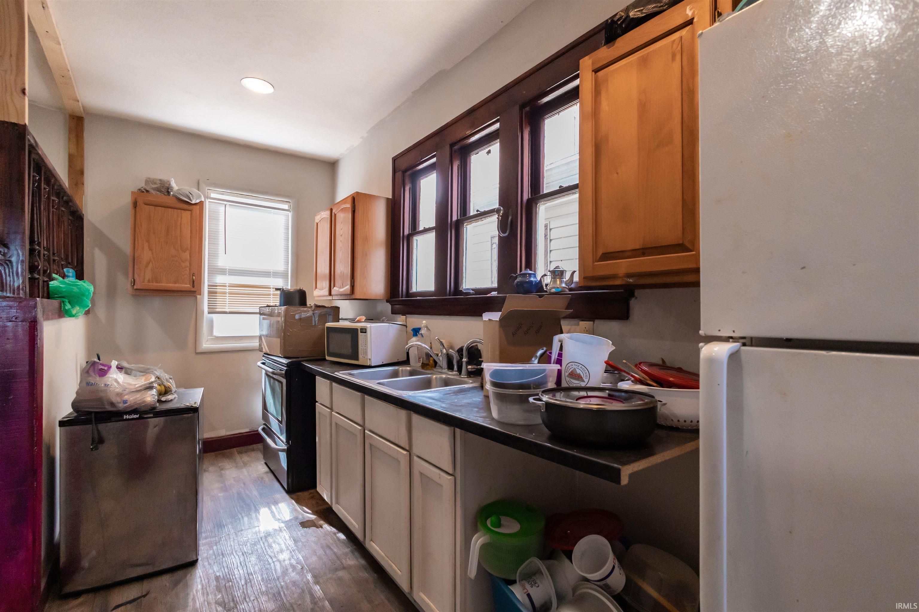 Photo 5 of 736 E Washington Boulevard