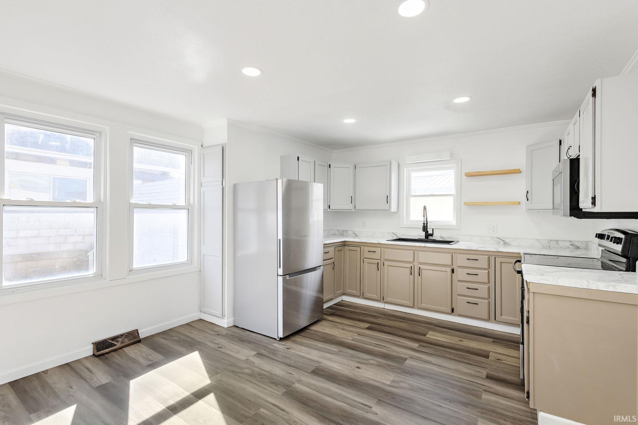 Photo 6 of 111 N West Street