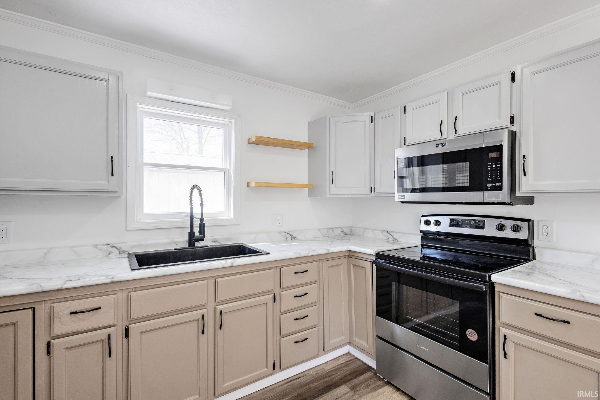 Photo 8 of 111 N West Street