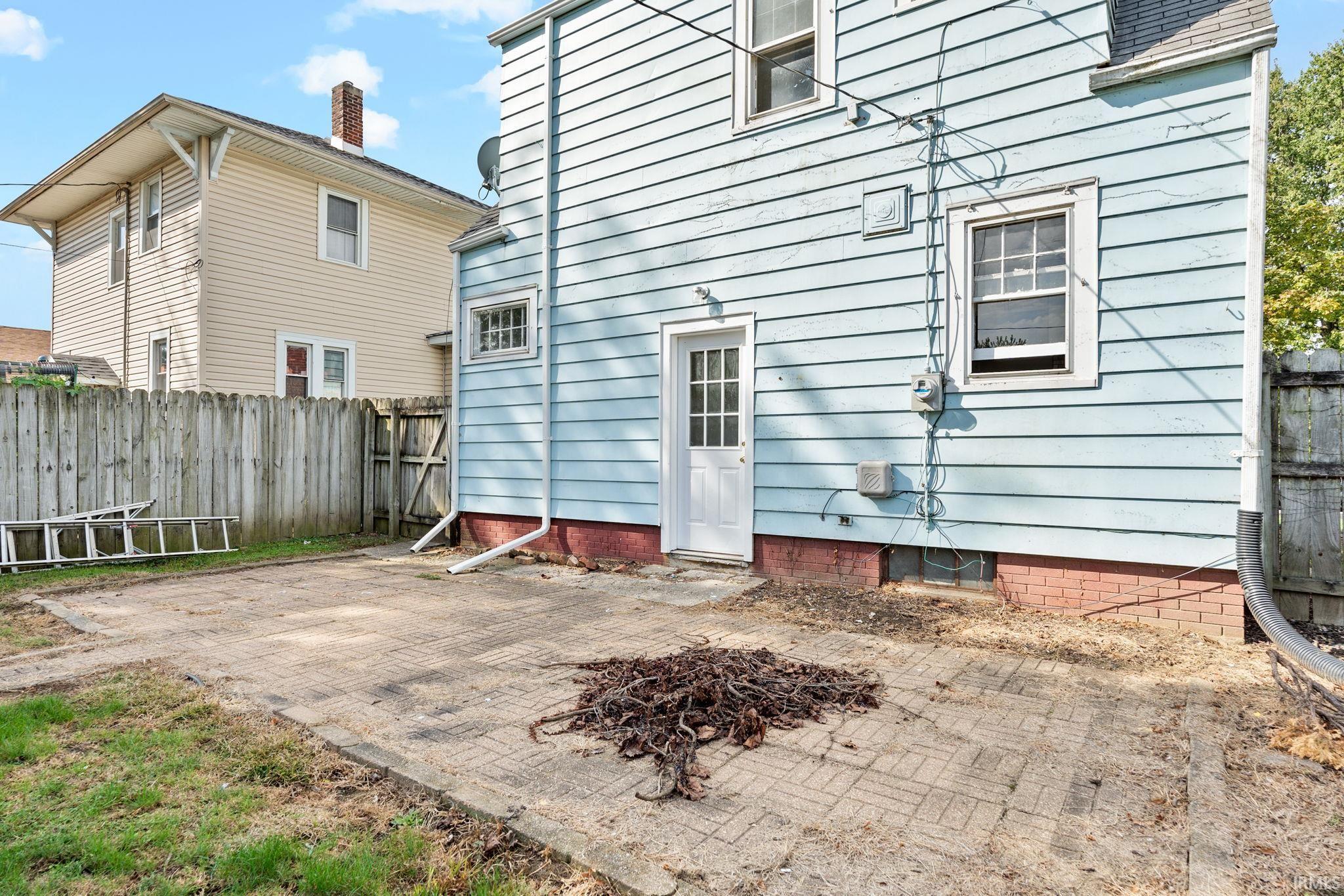 Photo 33 of 1202 N Anthony Boulevard