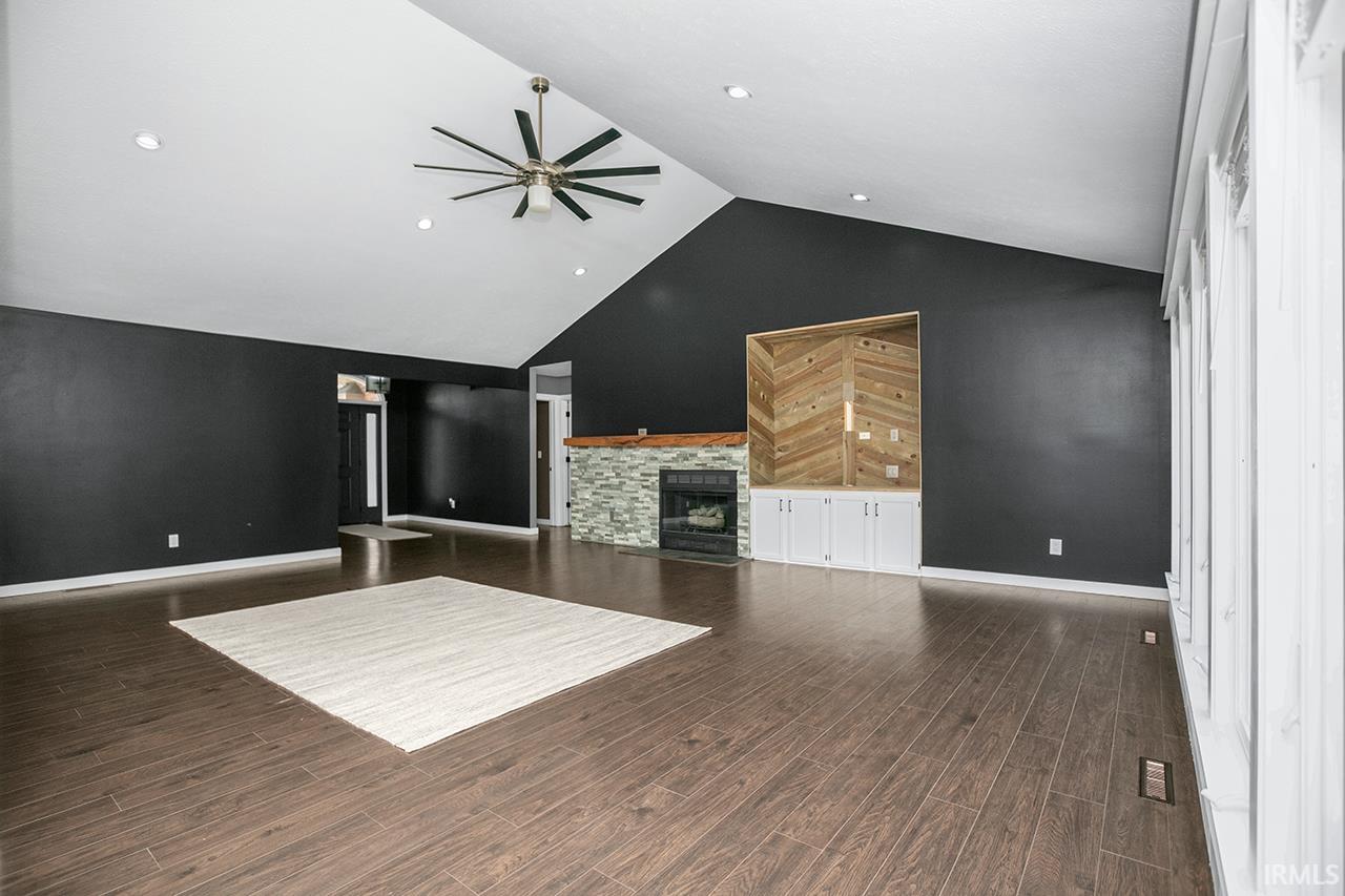 Photo 9 of 53221 Trenton Lane