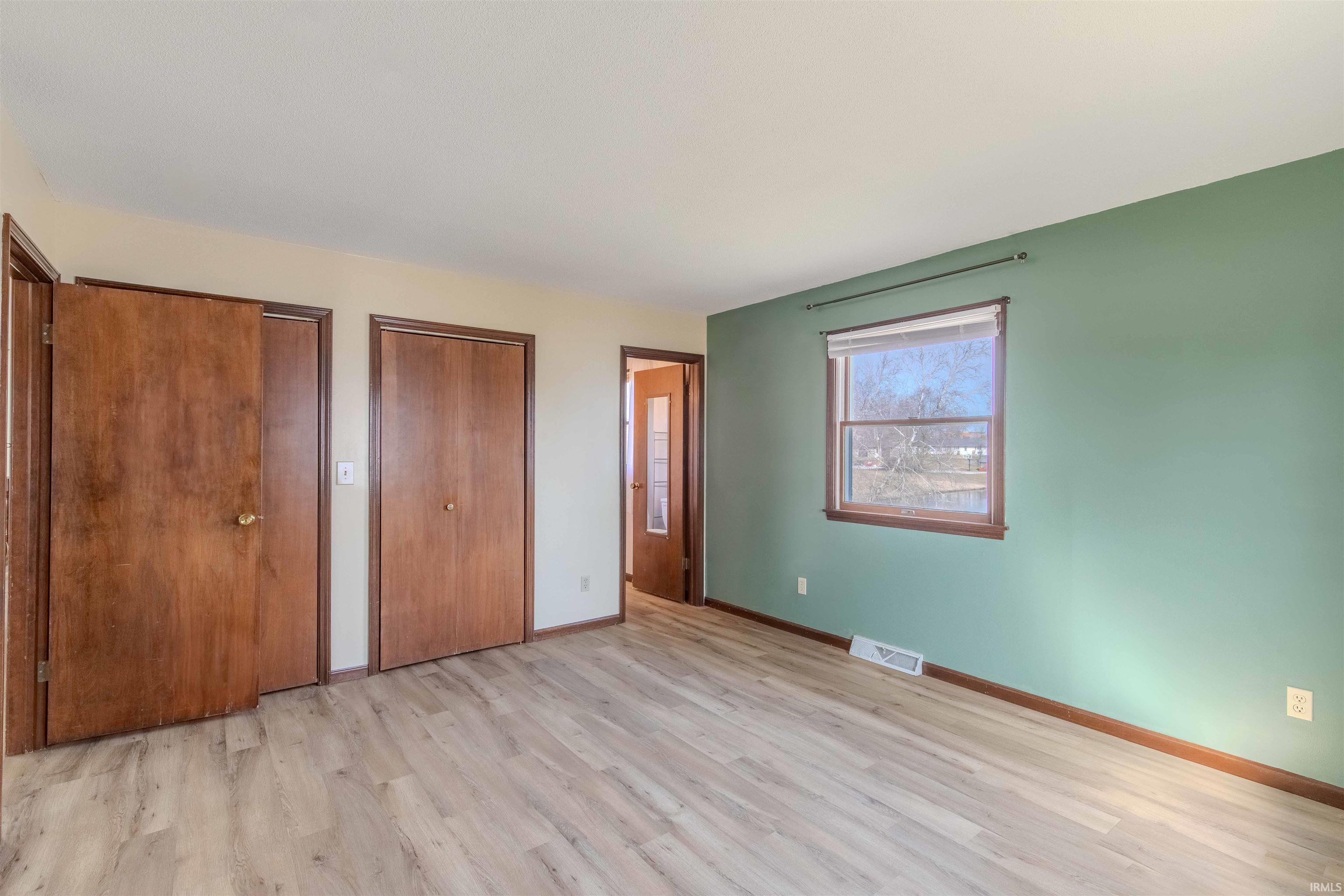 Photo 20 of 410 E Davis Street