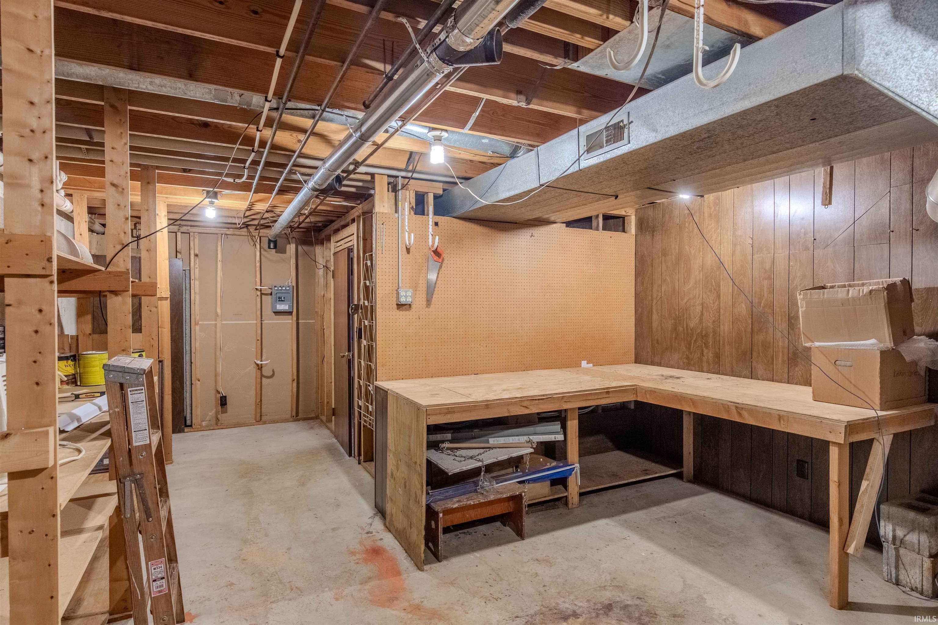 Photo 34 of 410 E Davis Street
