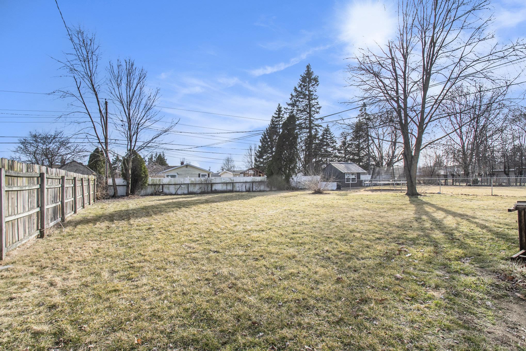 Photo 14 of 707 W Carlton Avenue