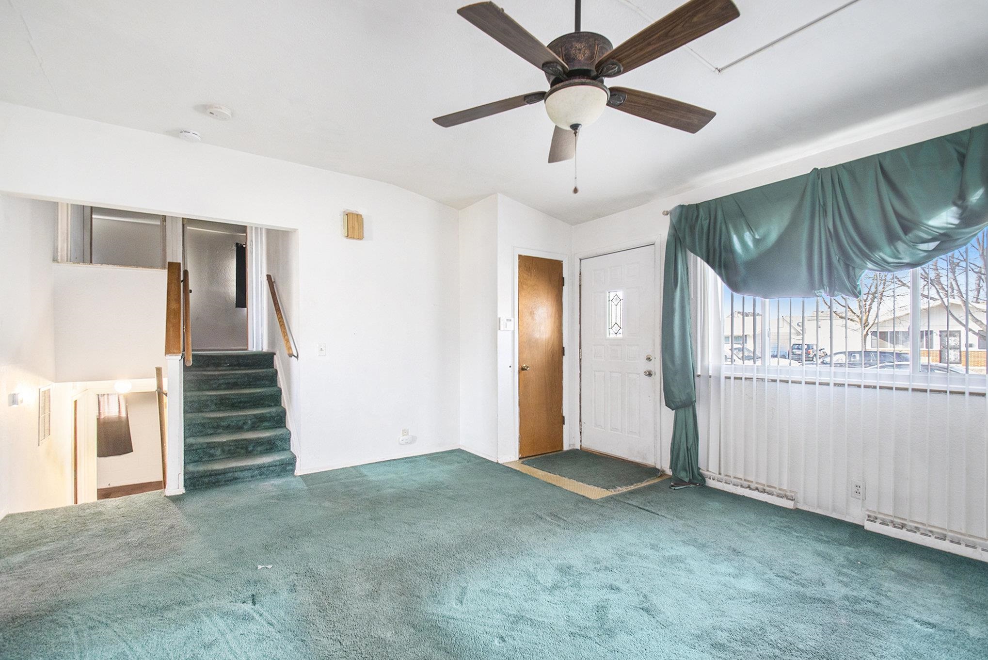 Photo 3 of 707 W Carlton Avenue