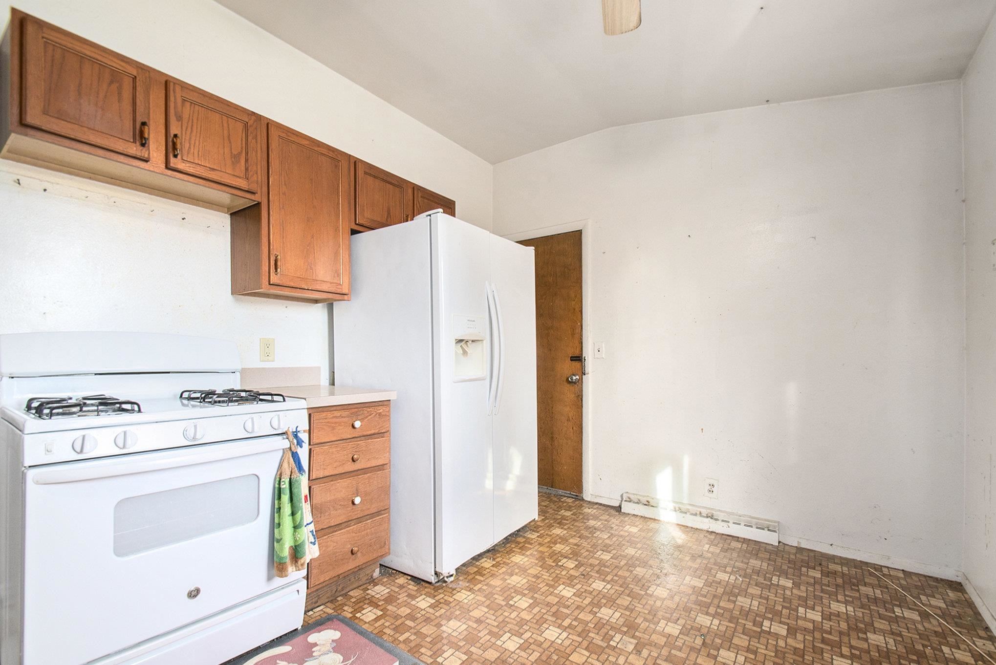 Photo 5 of 707 W Carlton Avenue