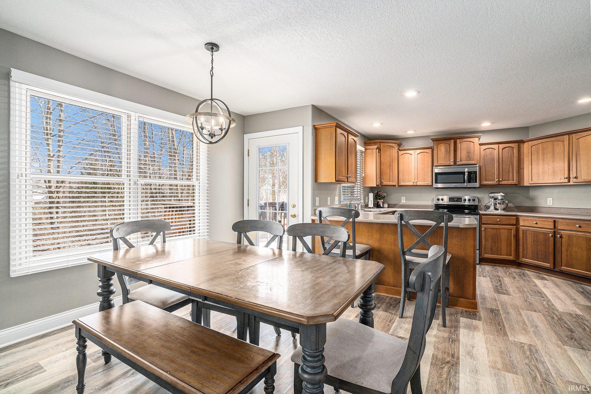 Photo 4 of 1673 Hawthorne Court