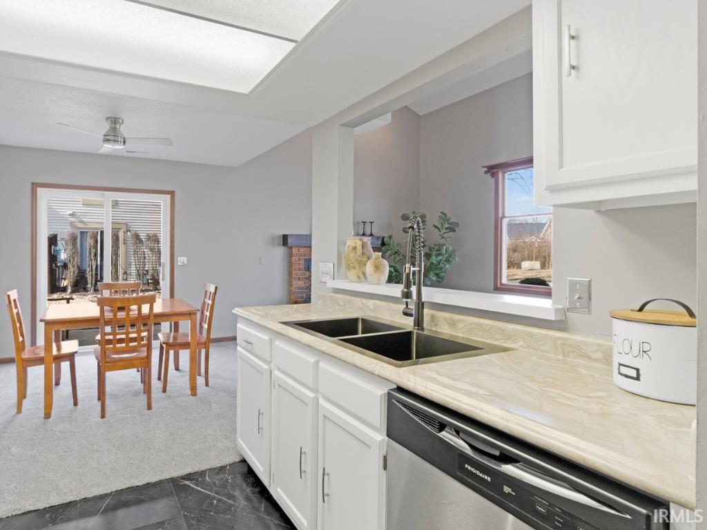 Photo 9 of 5126 Pinebrook Drive