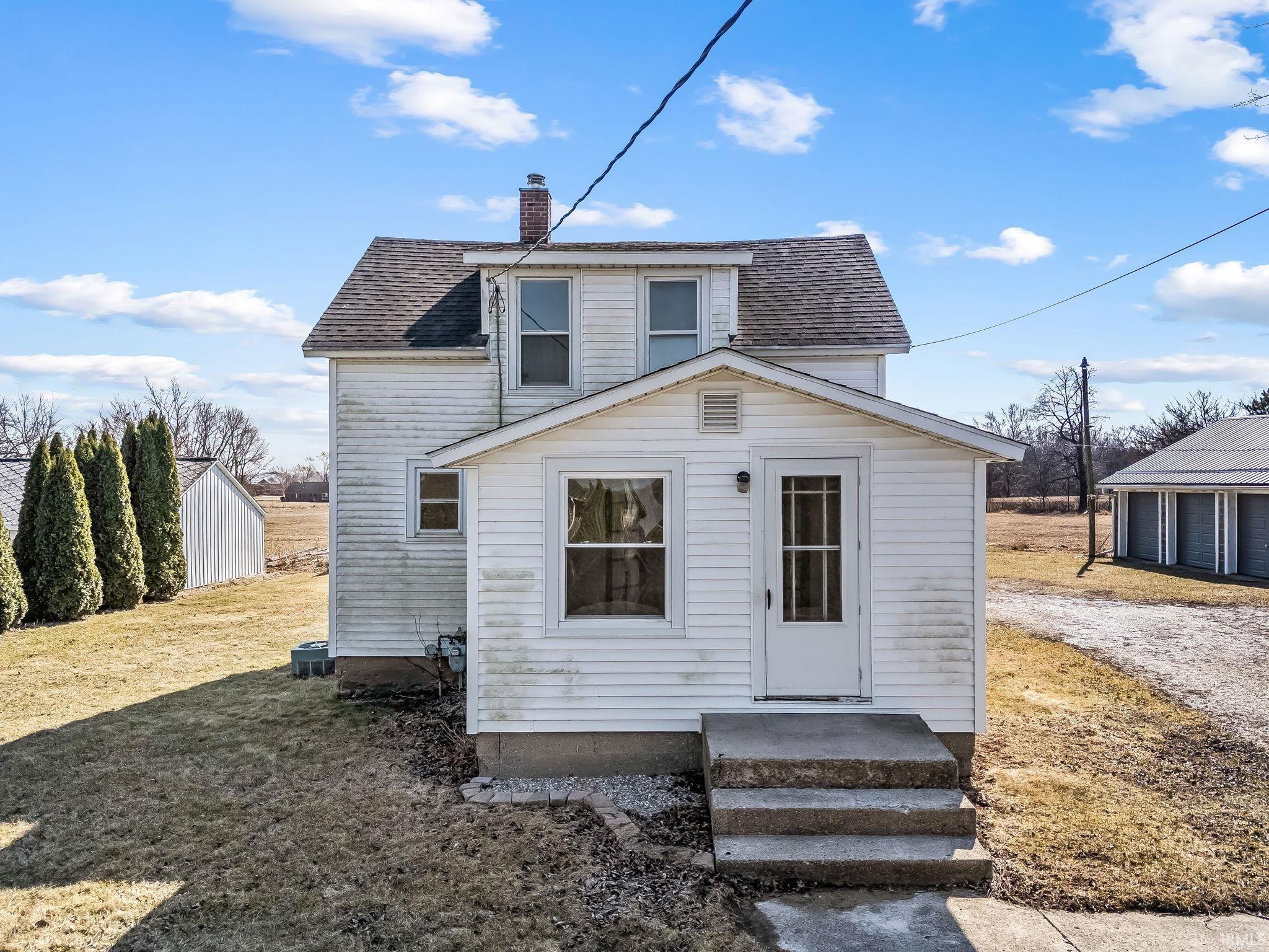 Photo 1 of 1103 1/2 E State Road 114