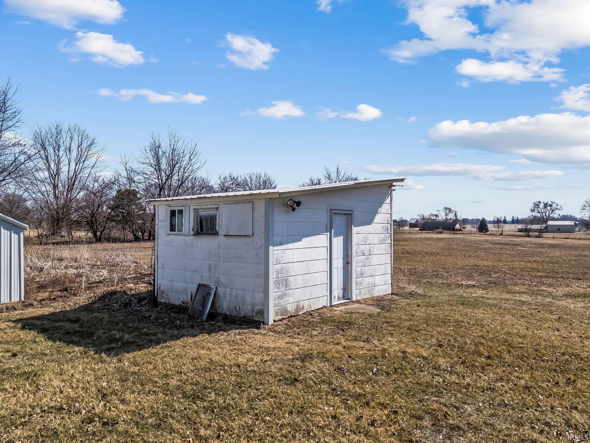 Photo 5 of 1103 1/2 E State Road 114