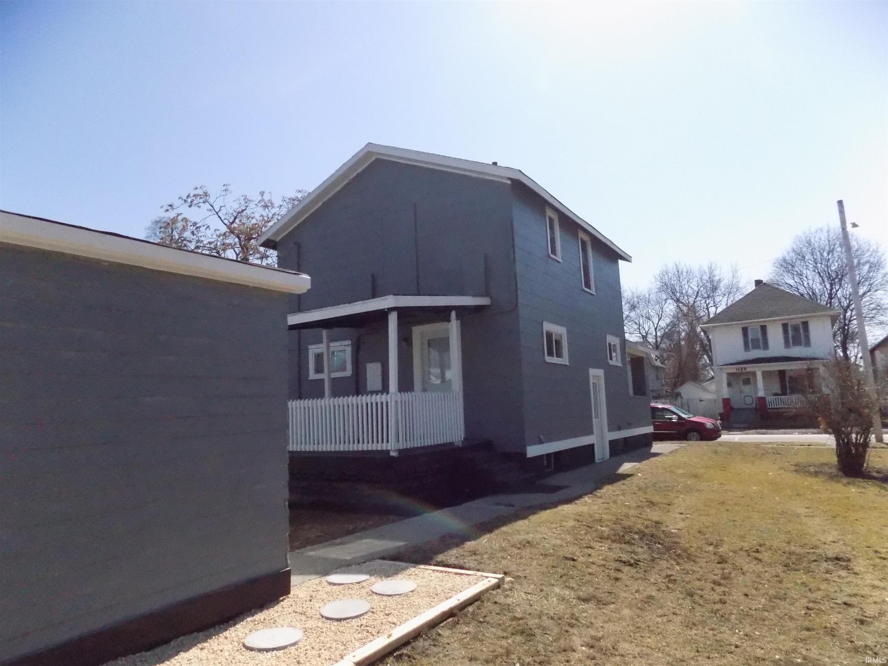 Photo 3 of 1132 Burgess Street