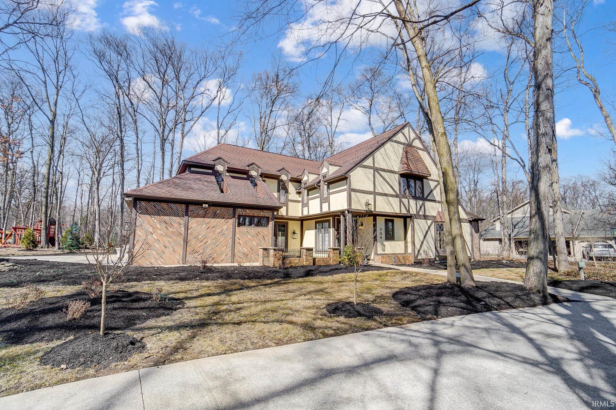 Photo 1 of 704 Oaktree Court
