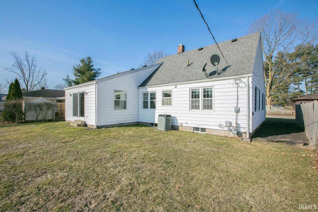 Photo 3 of 116 Larson Avenue