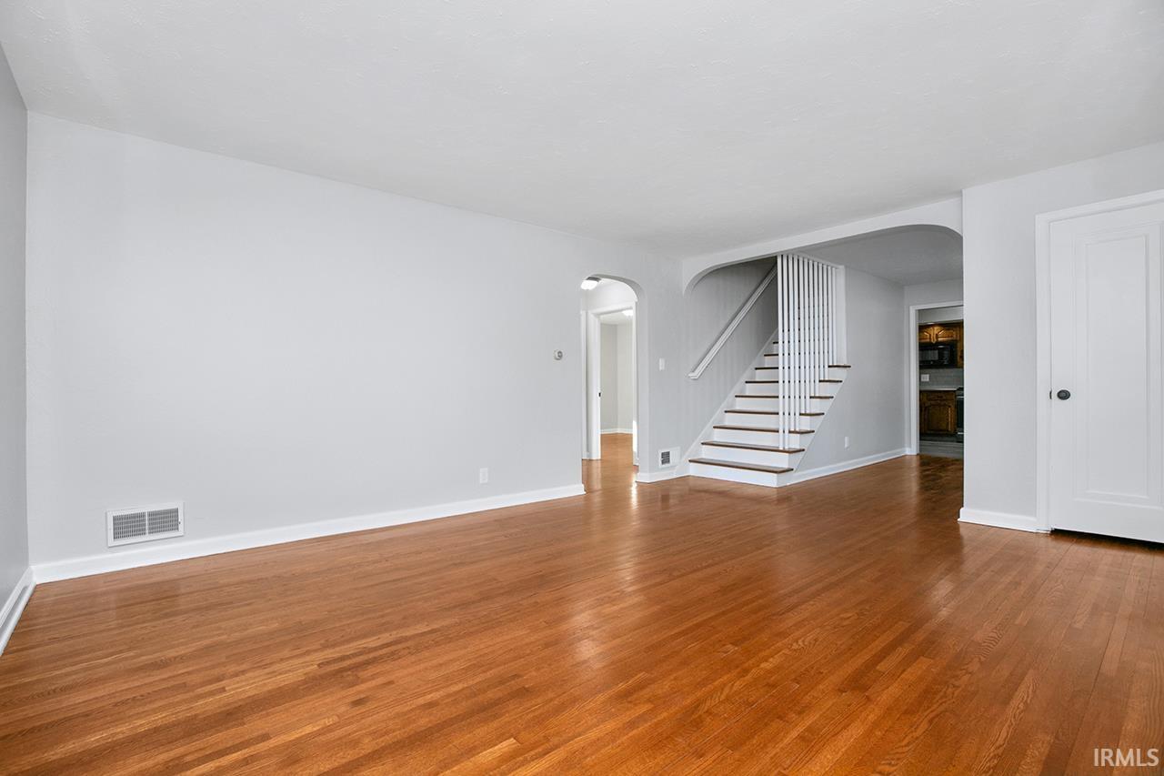 Photo 6 of 116 Larson Avenue