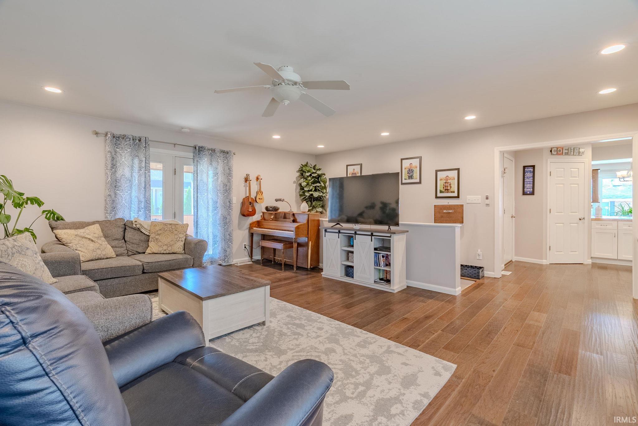 Photo 3 of 1725 McKibben Street