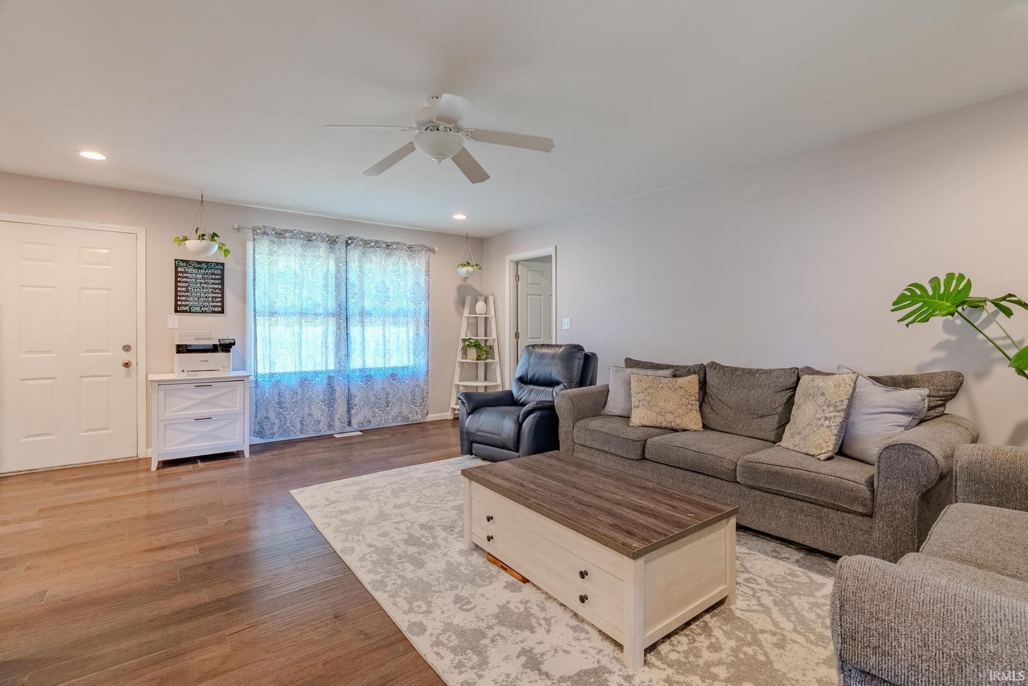 Photo 4 of 1725 McKibben Street