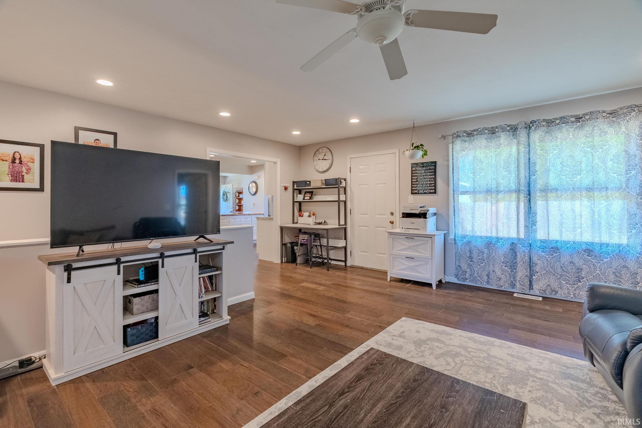 Photo 5 of 1725 McKibben Street