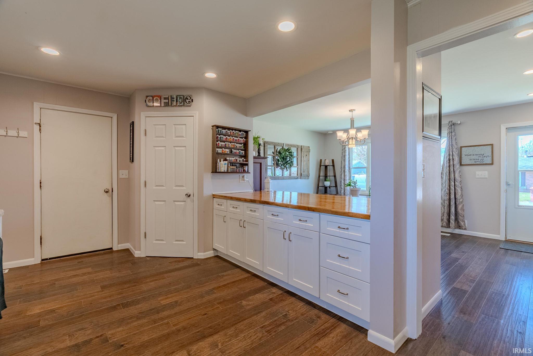Photo 8 of 1725 McKibben Street