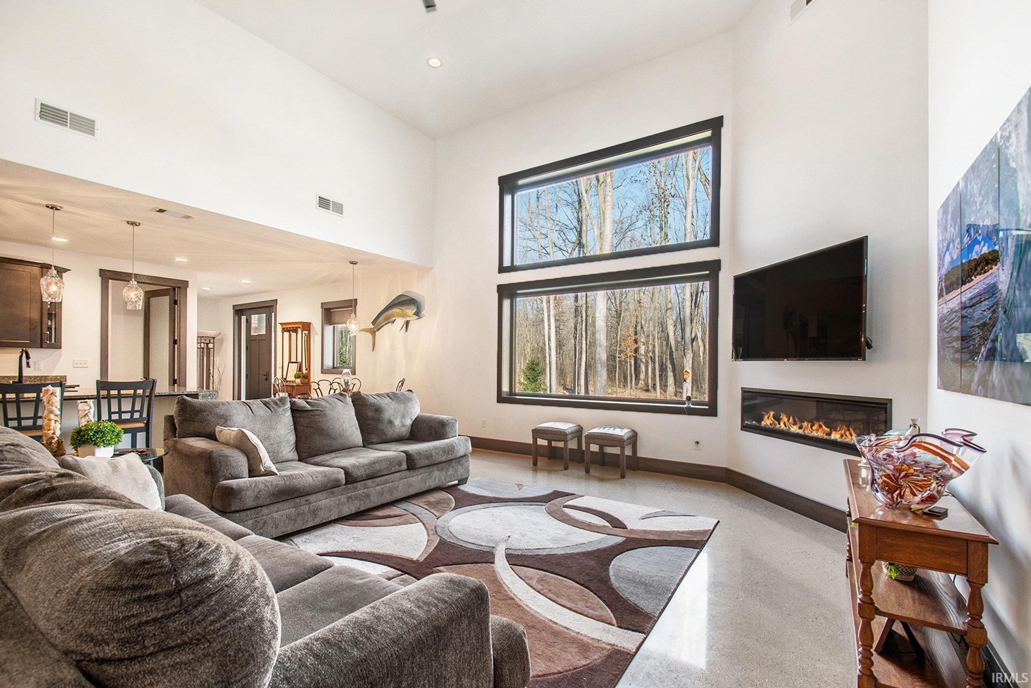 Homes for sale in South Bend, IN | 21095 Kern Rd, South Bend, IN 46614 | MLS# 202508511