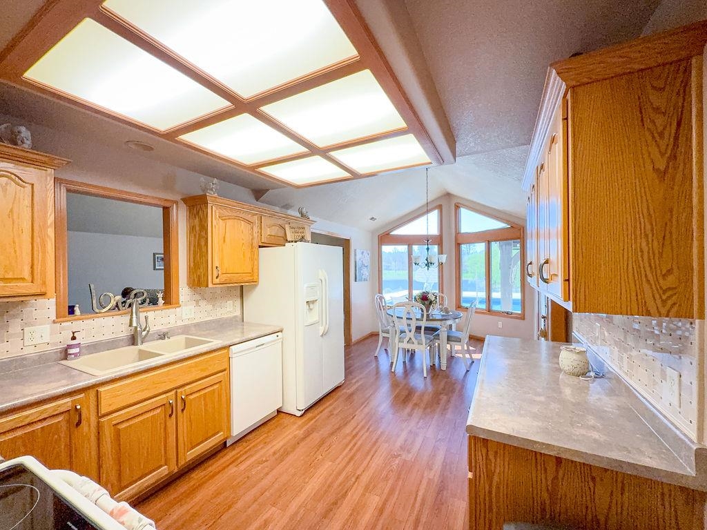 Photo 10 of 4626 Pinestone Drive
