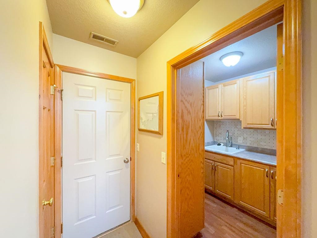 Photo 13 of 4626 Pinestone Drive