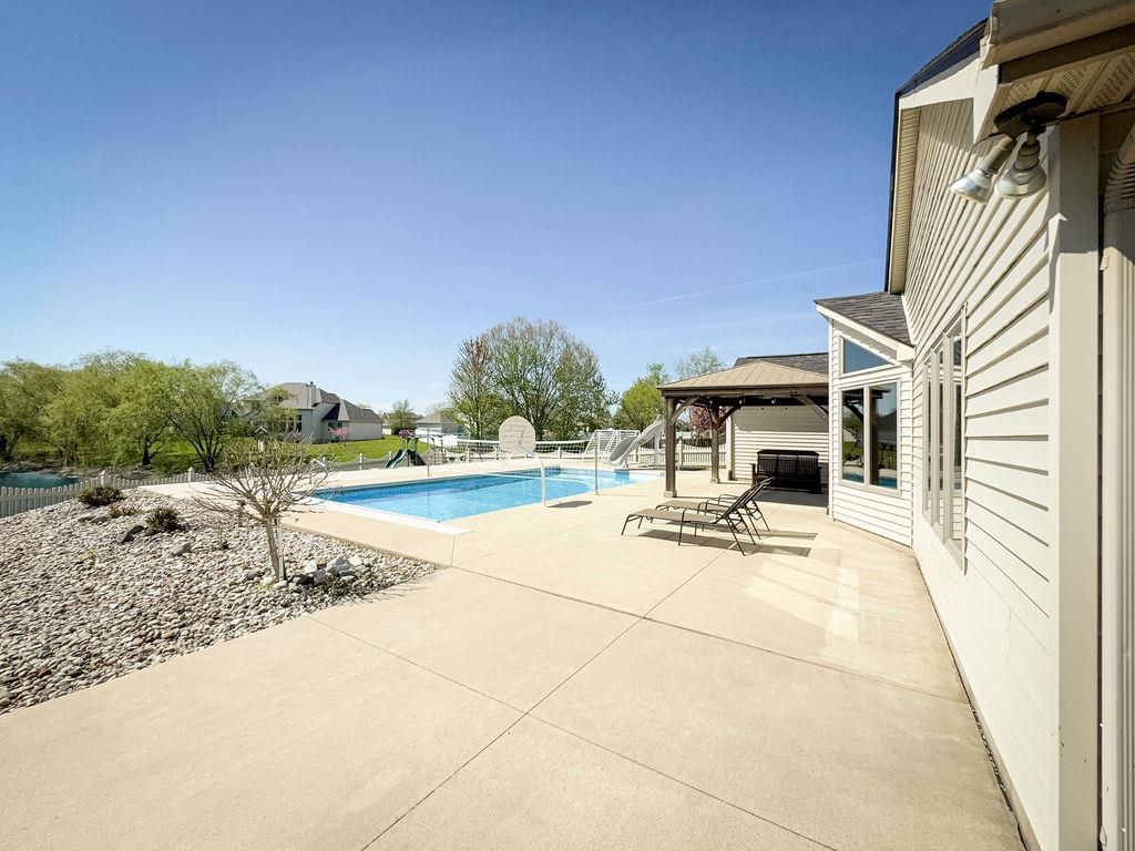 Photo 3 of 4626 Pinestone Drive