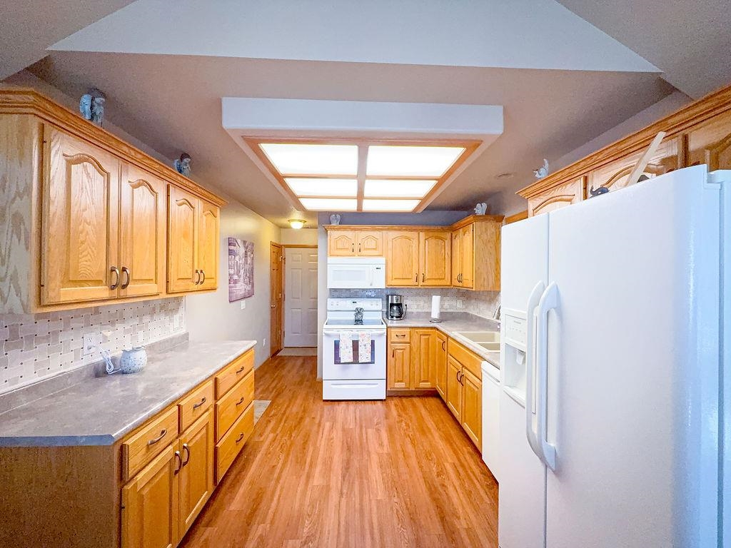 Photo 8 of 4626 Pinestone Drive