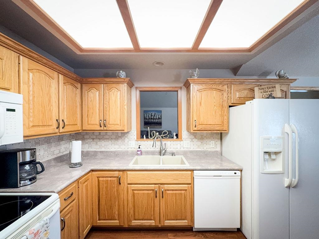 Photo 9 of 4626 Pinestone Drive