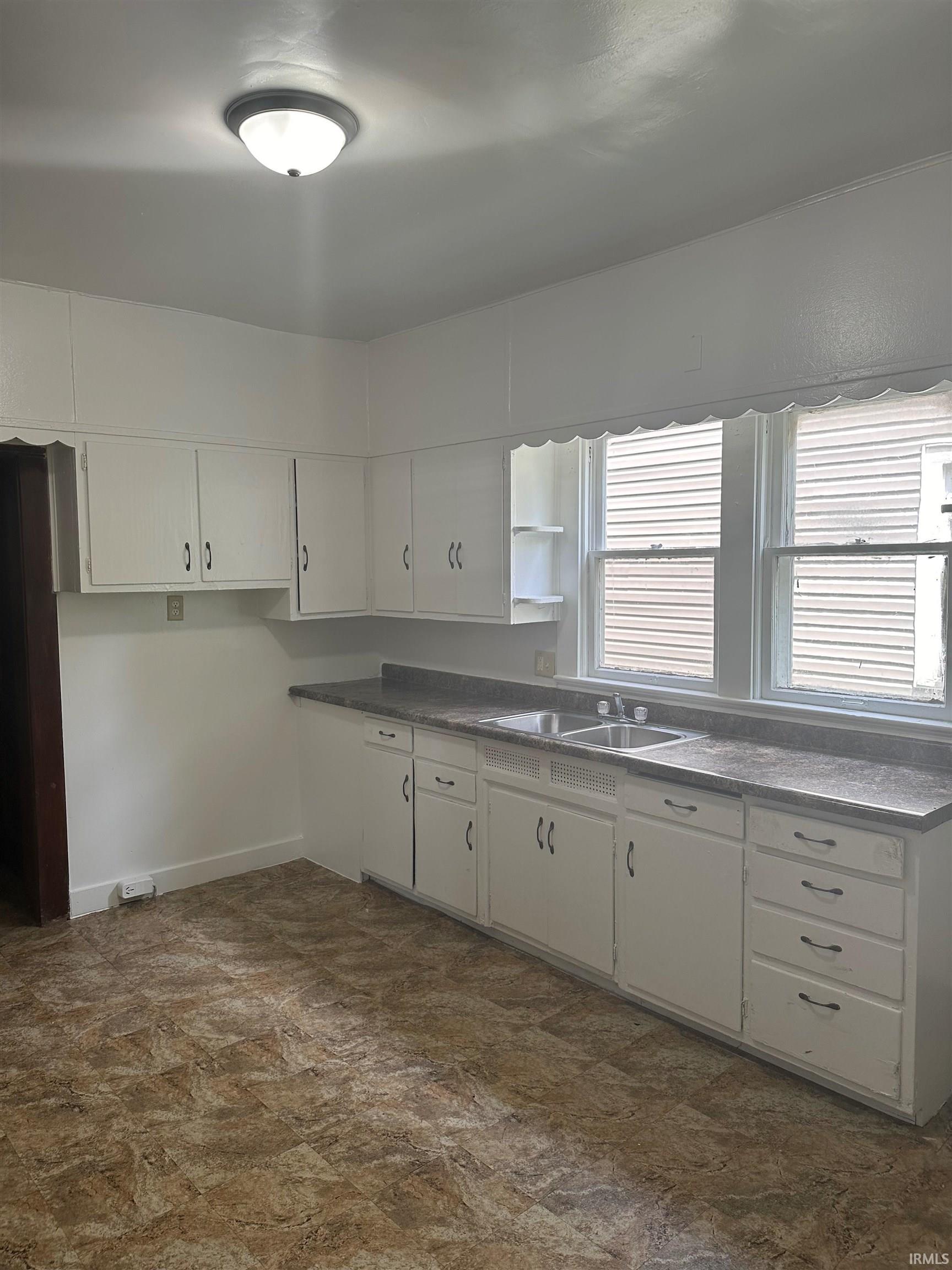 Photo 6 of 2222 Drexel Avenue