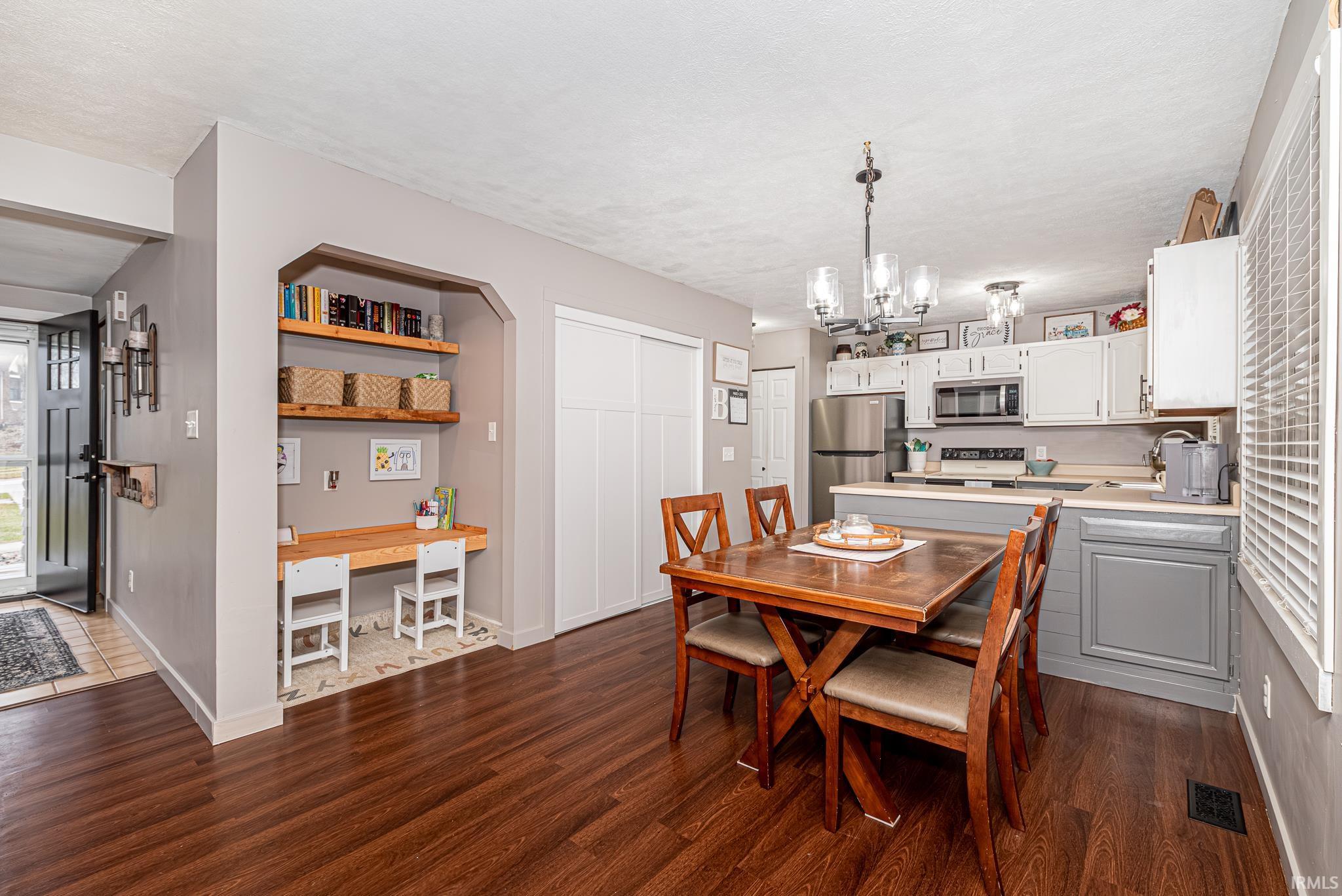 306 Shorewood Court