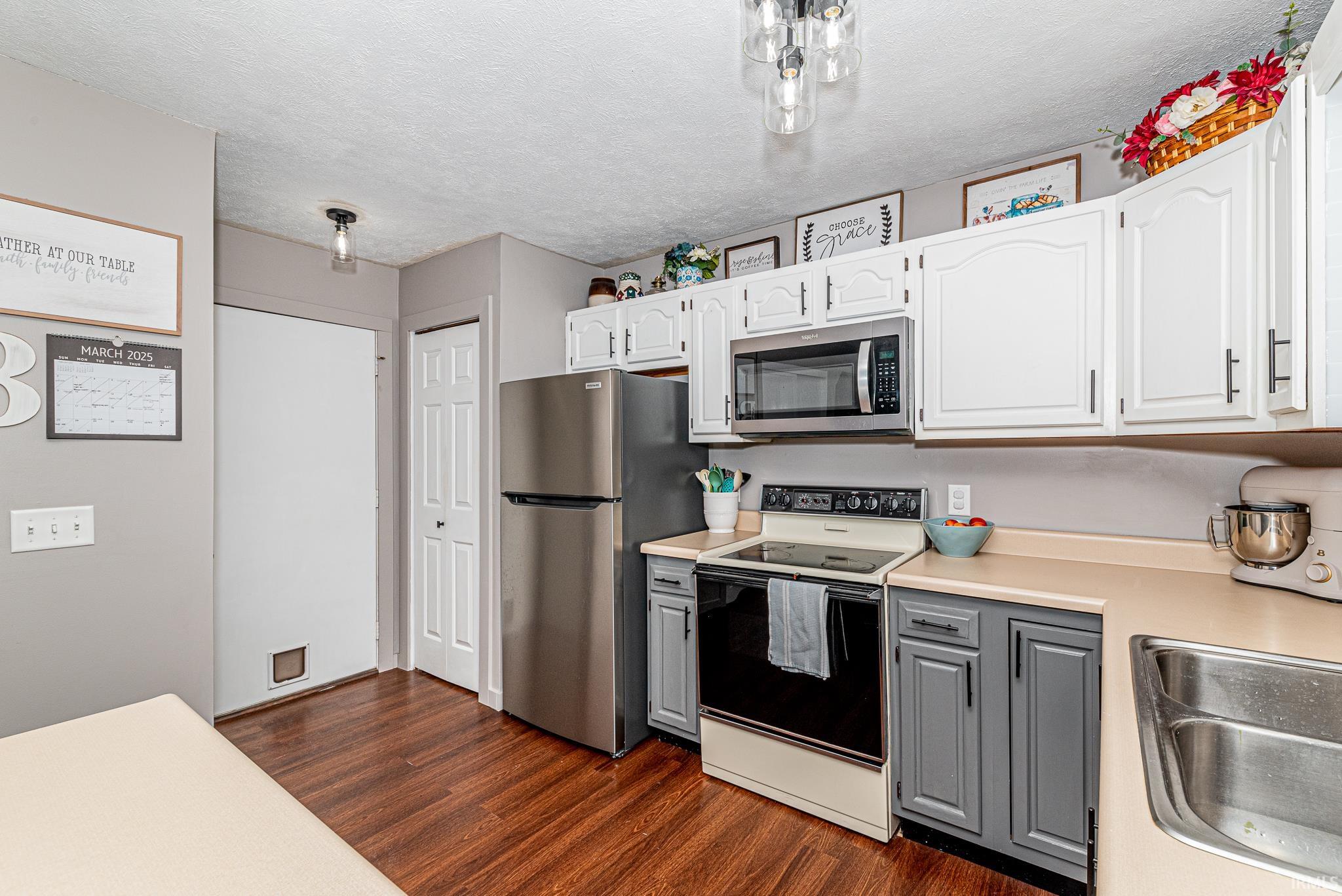306 Shorewood Court