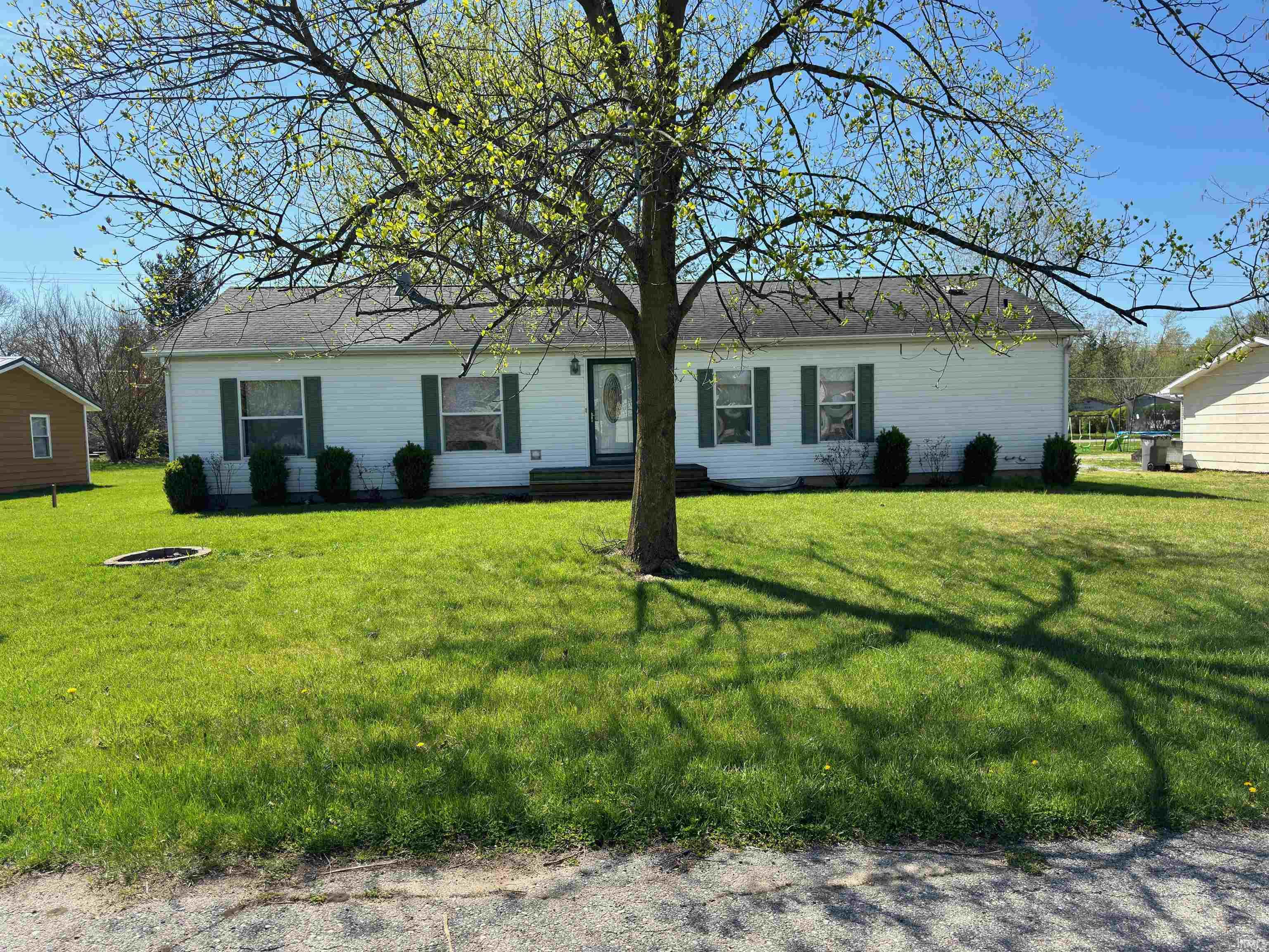 Photo 25 of 11604 N. East Wawasee Drive