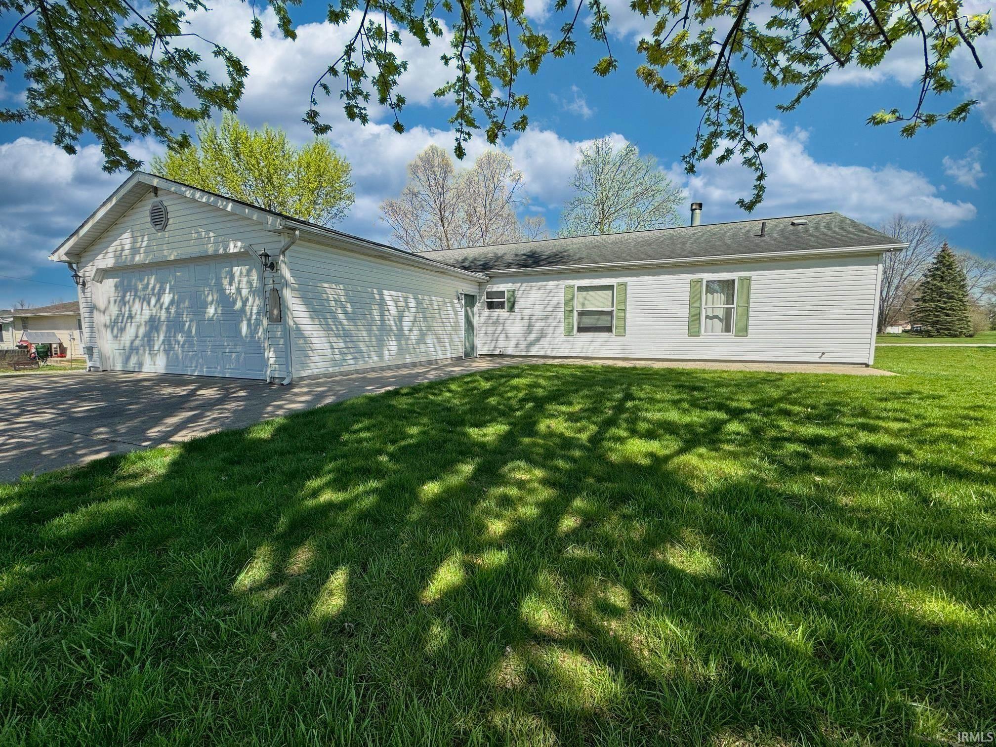 Photo 4 of 11604 N. East Wawasee Drive