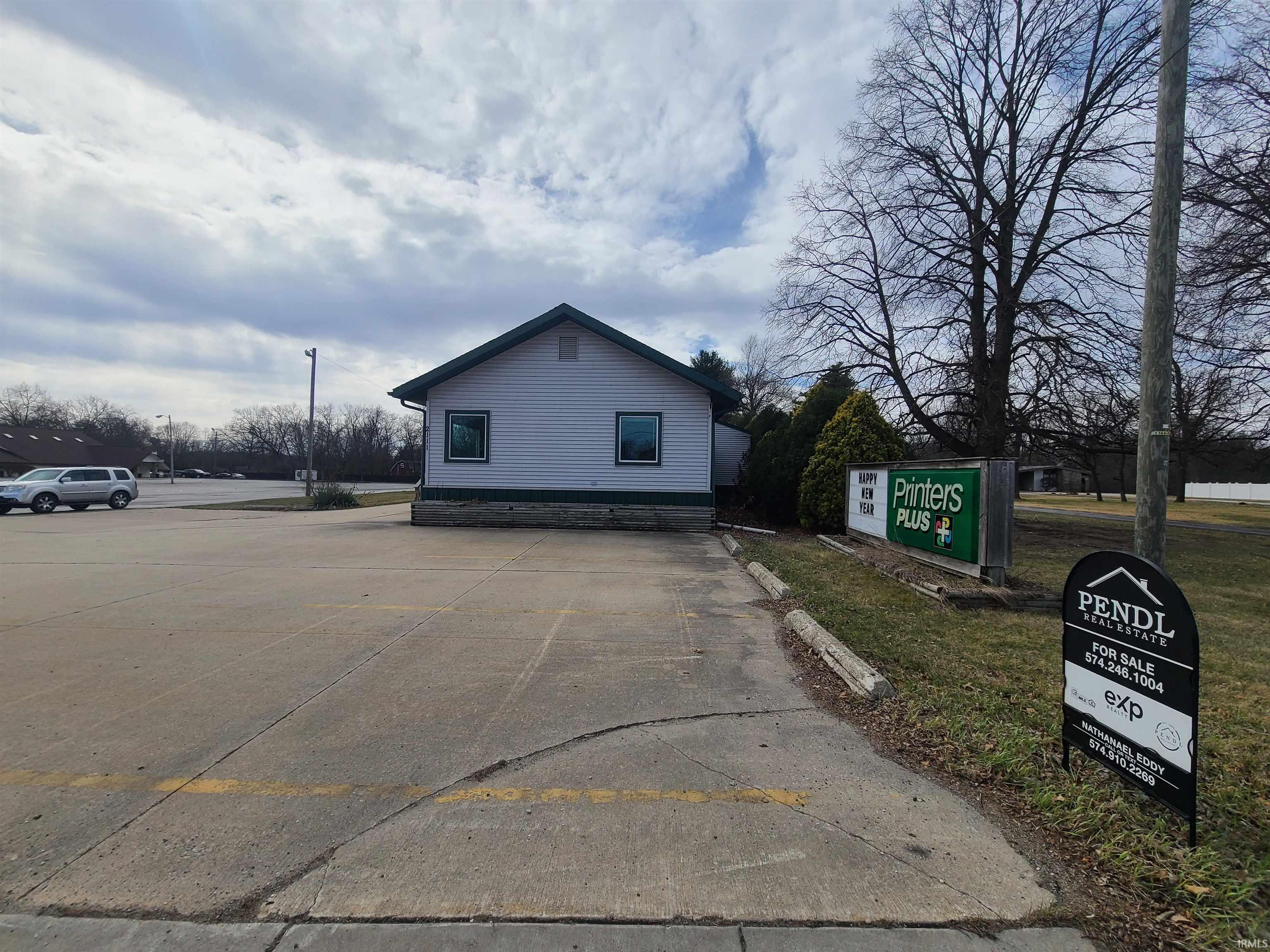 Photo 4 of 2111 CASSOPOLIS Street