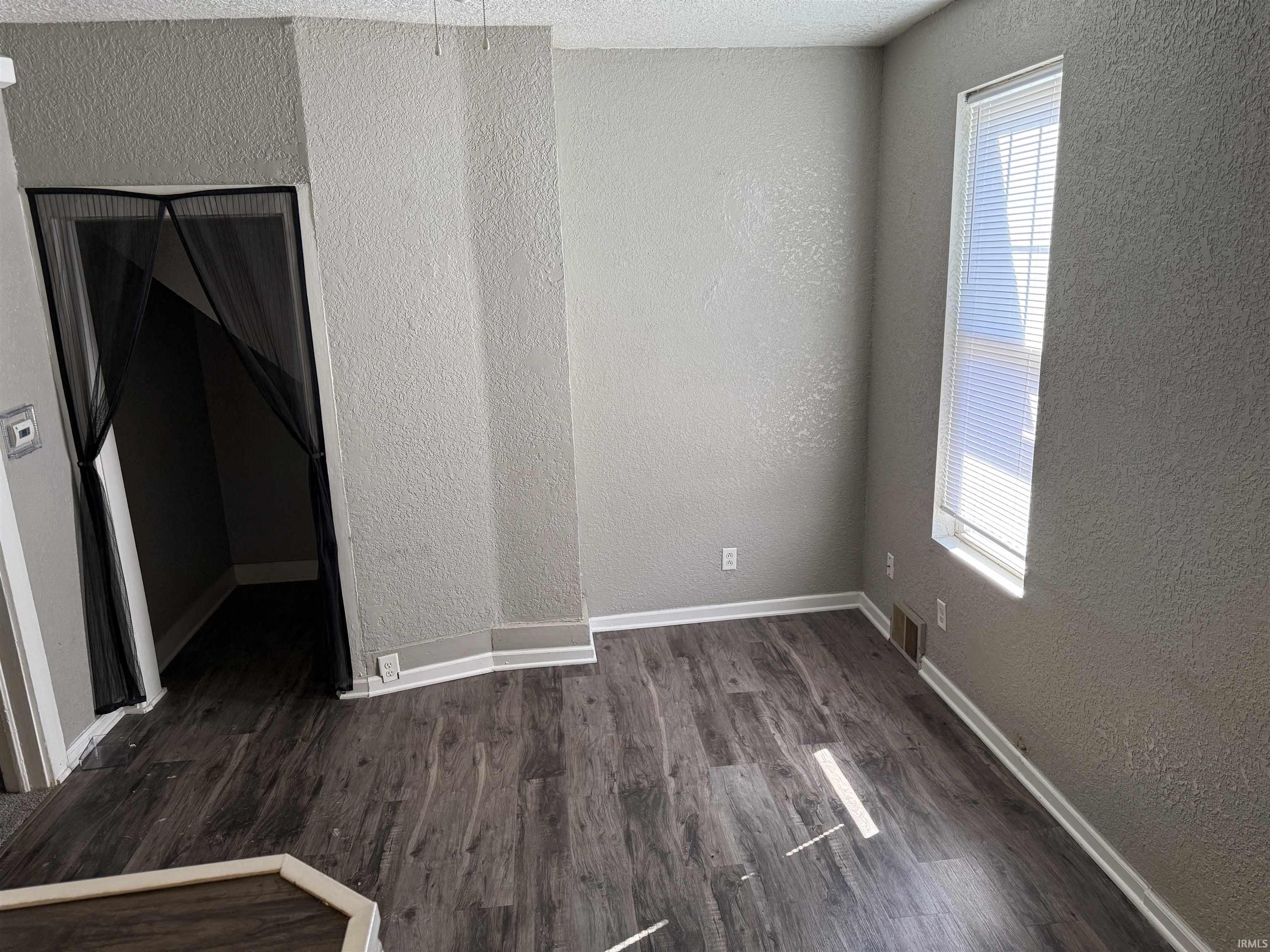 Photo 4 of 1331 Spy Run Avenue