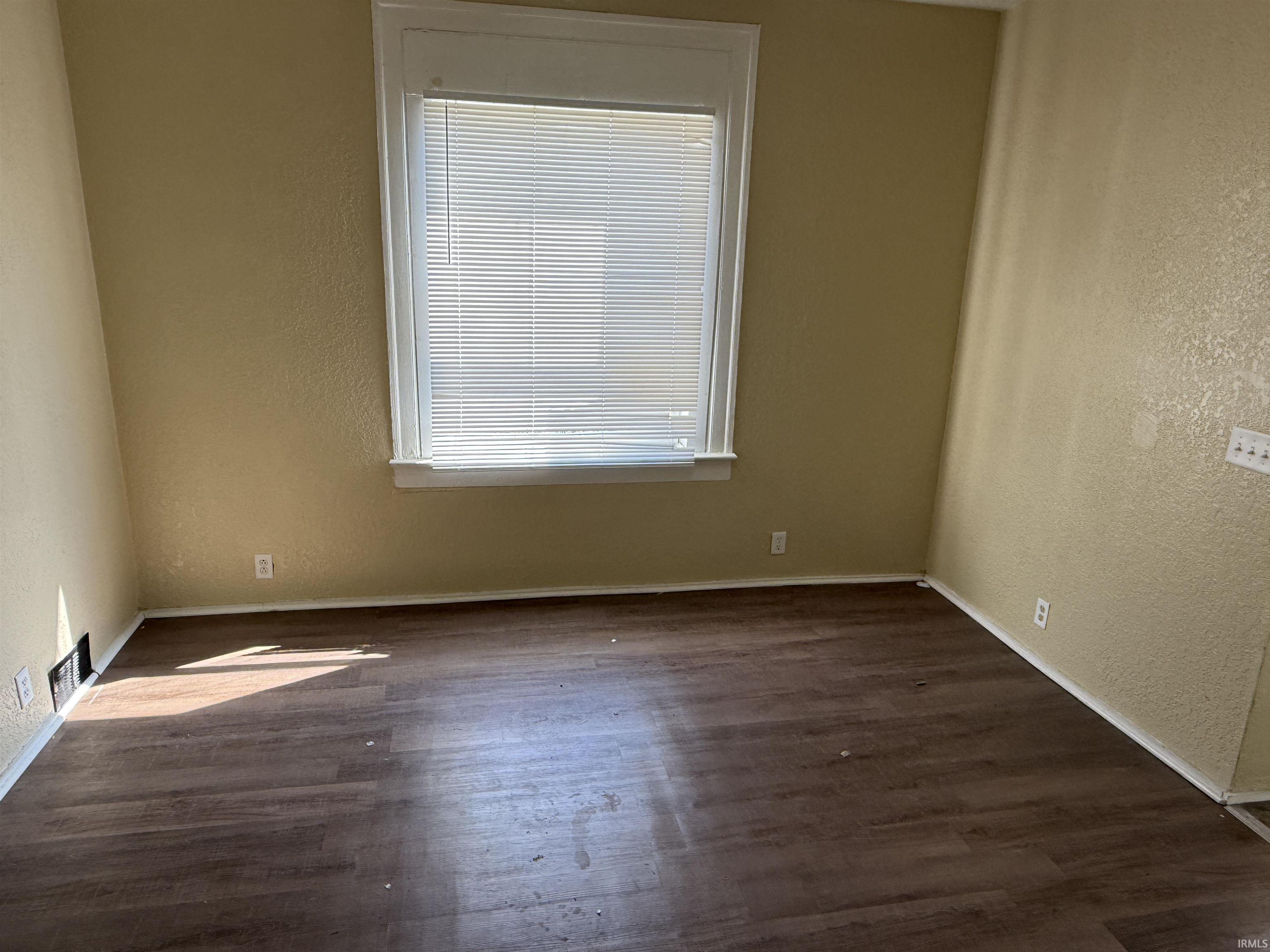 Photo 9 of 1331 Spy Run Avenue
