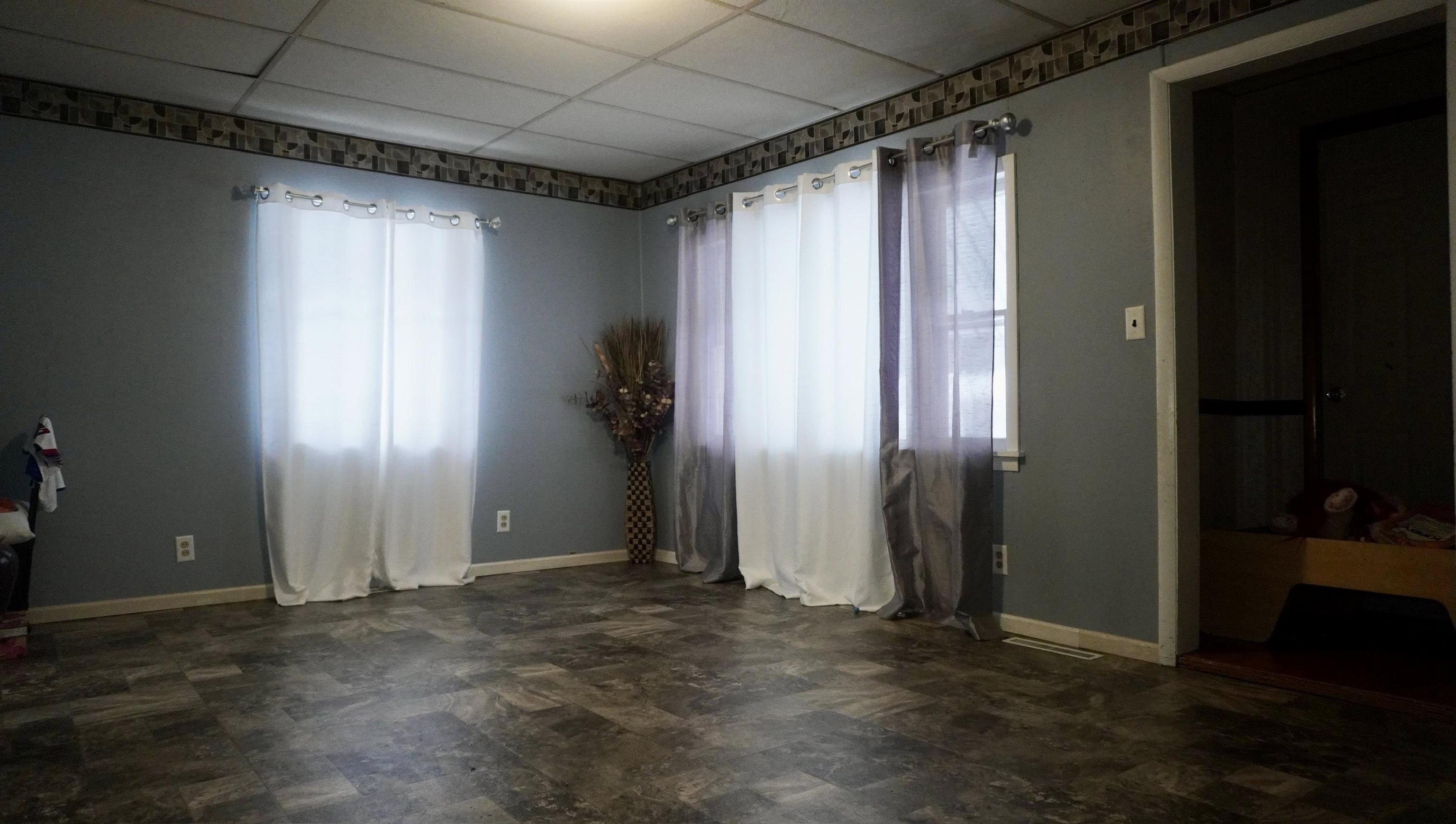 Photo 8 of 573 N Jefferson Street