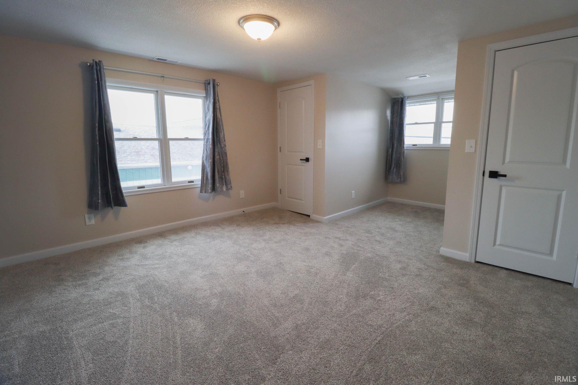 Photo 4 of 1609 S Van Buren Street